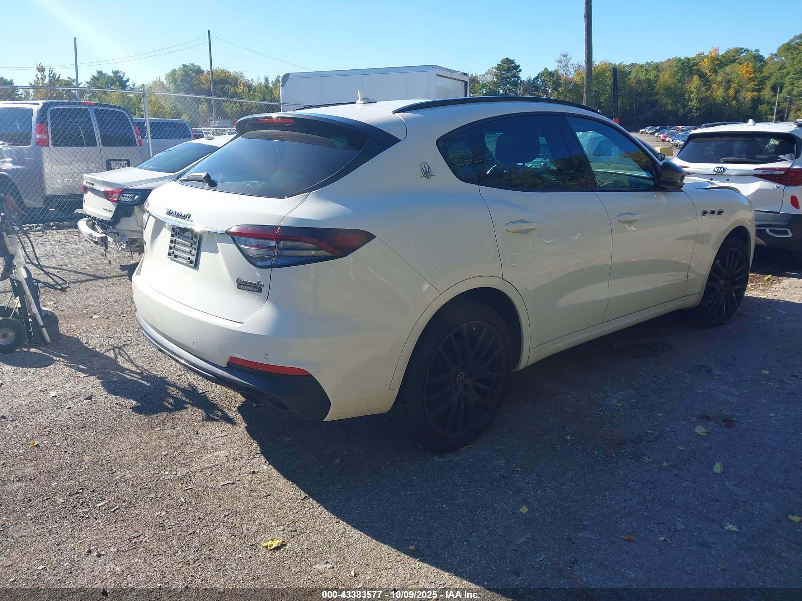 MASERATI LEVANTE image 4