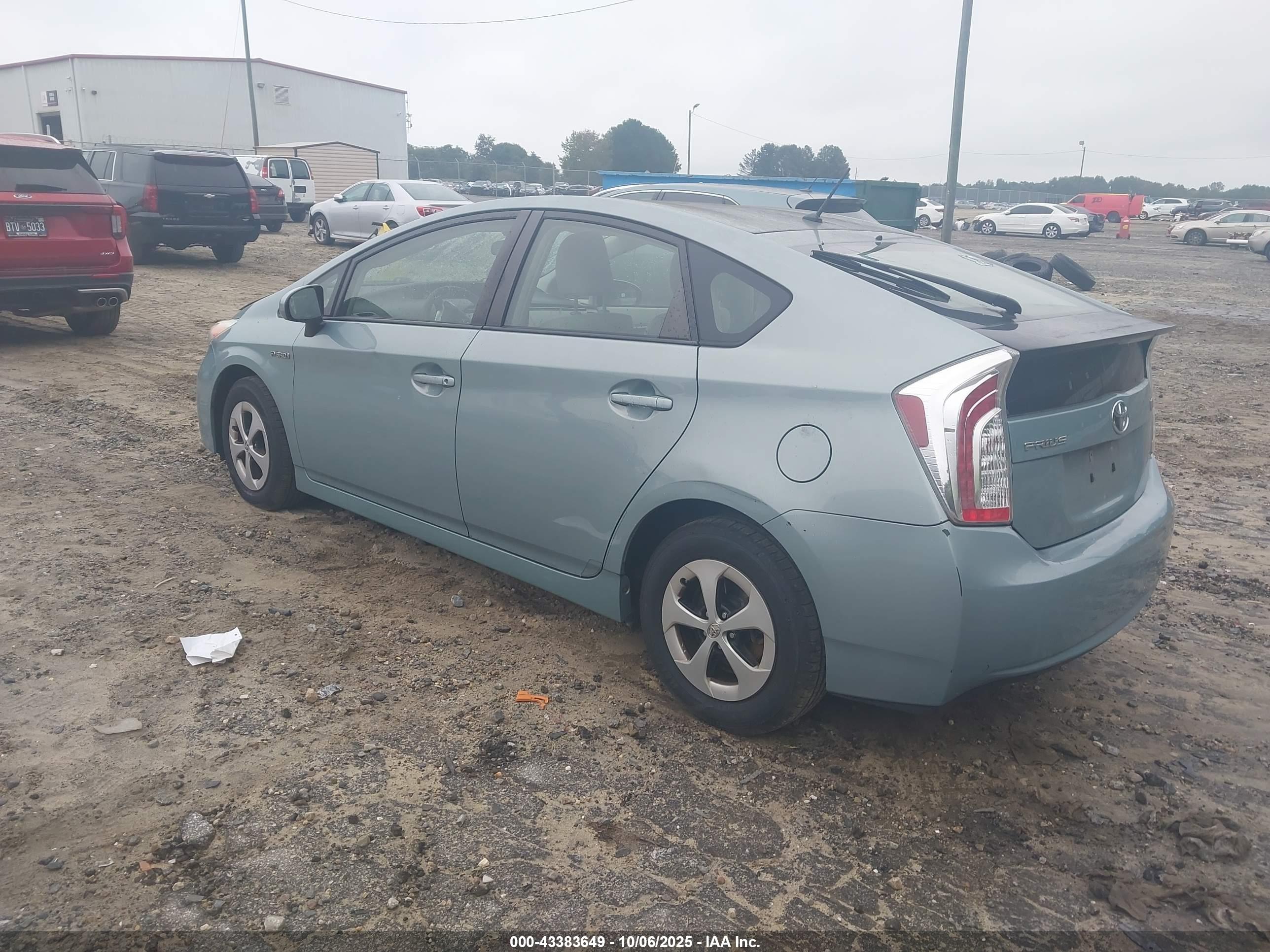 TOYOTA PRIUS image 3