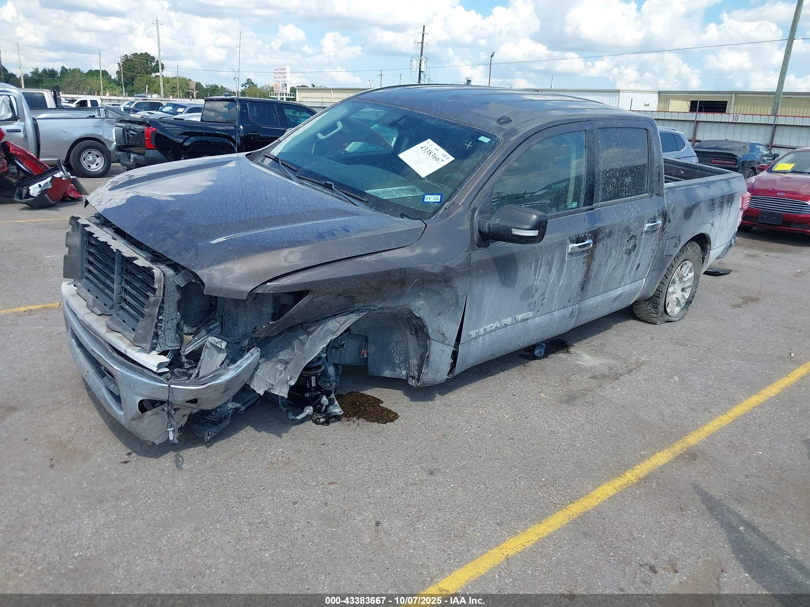 NISSAN TITAN image 2