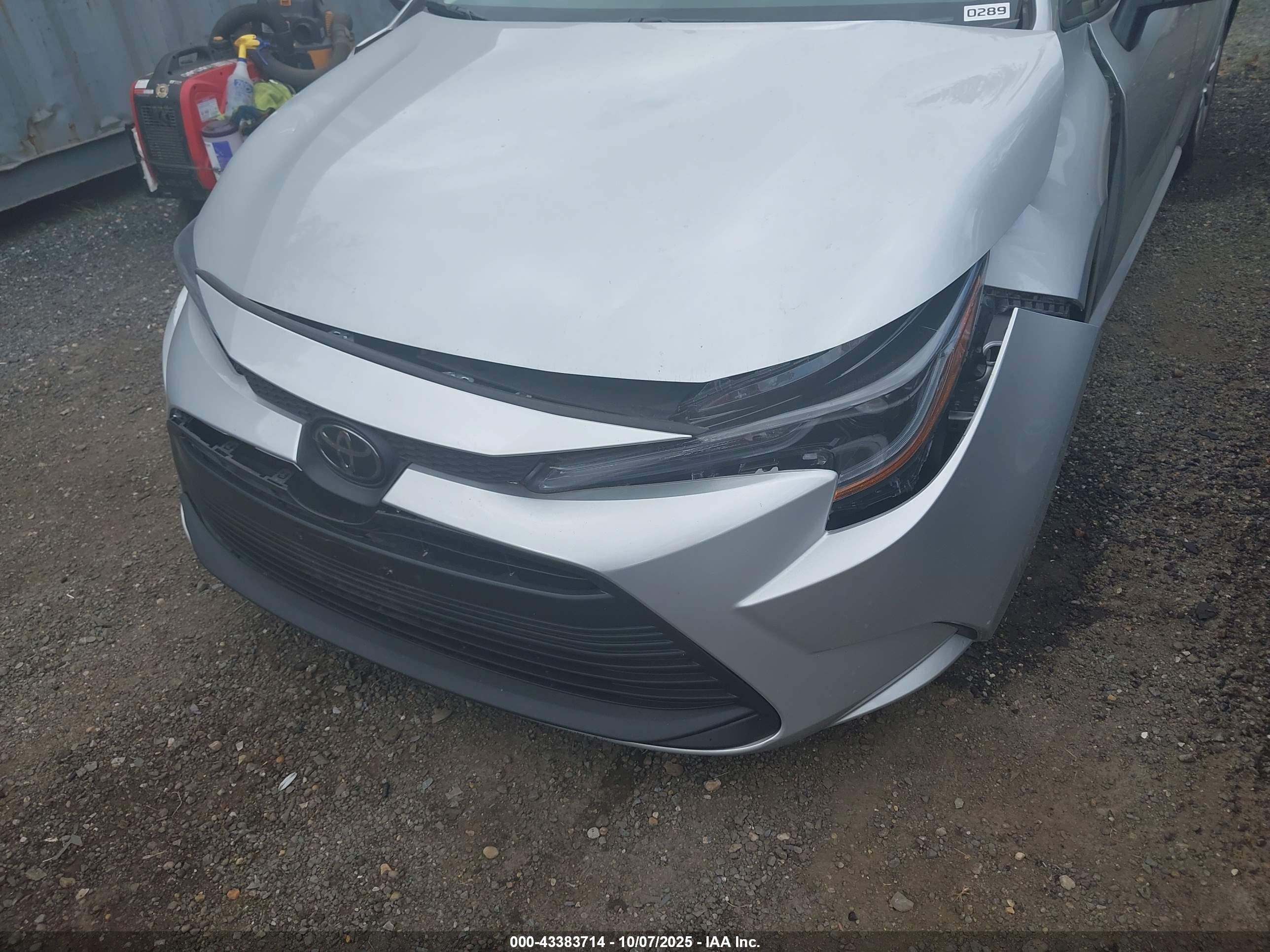 TOYOTA COROLLA image 6