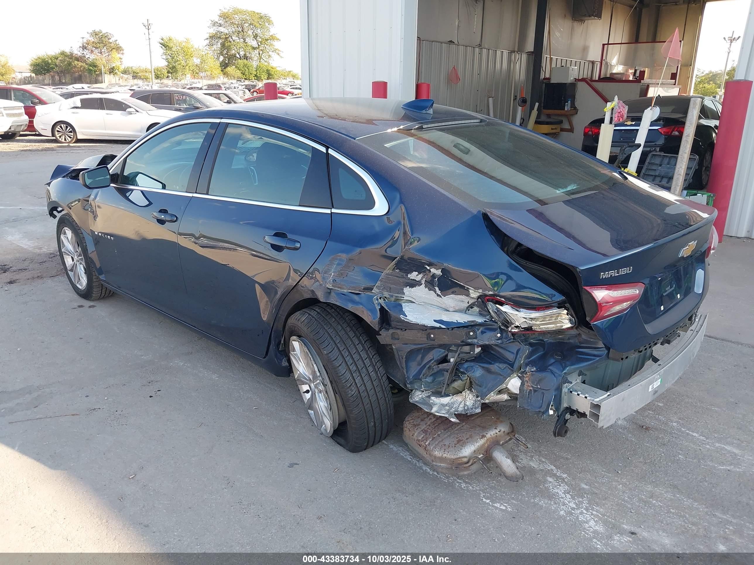 CHEVROLET MALIBU image 3