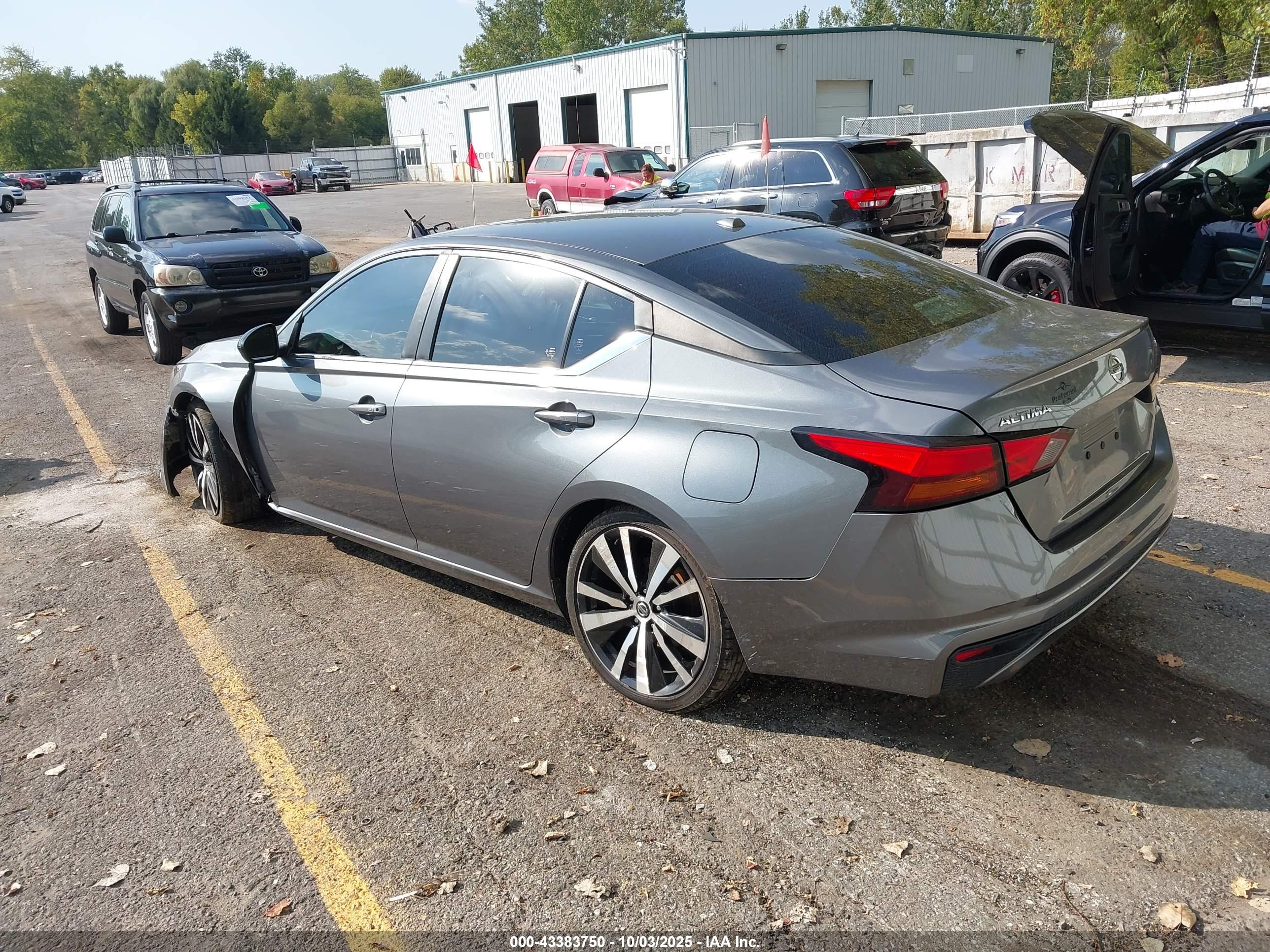 NISSAN ALTIMA image 3