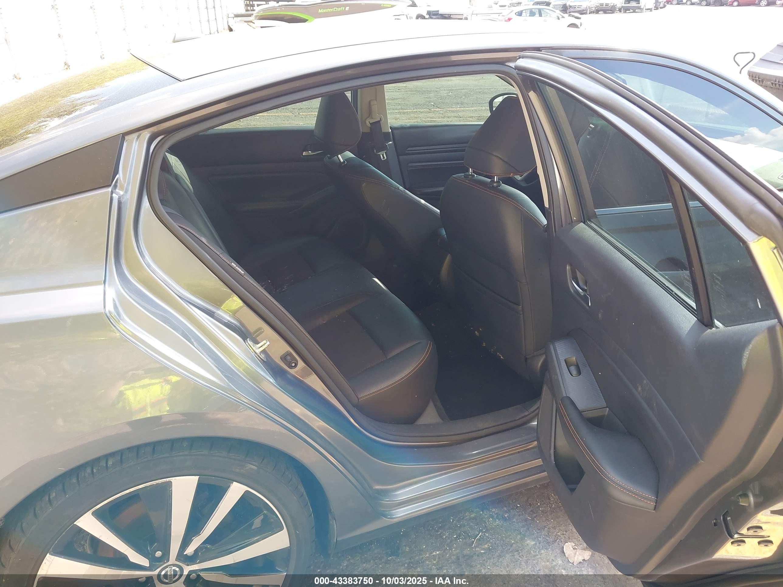 NISSAN ALTIMA image 8
