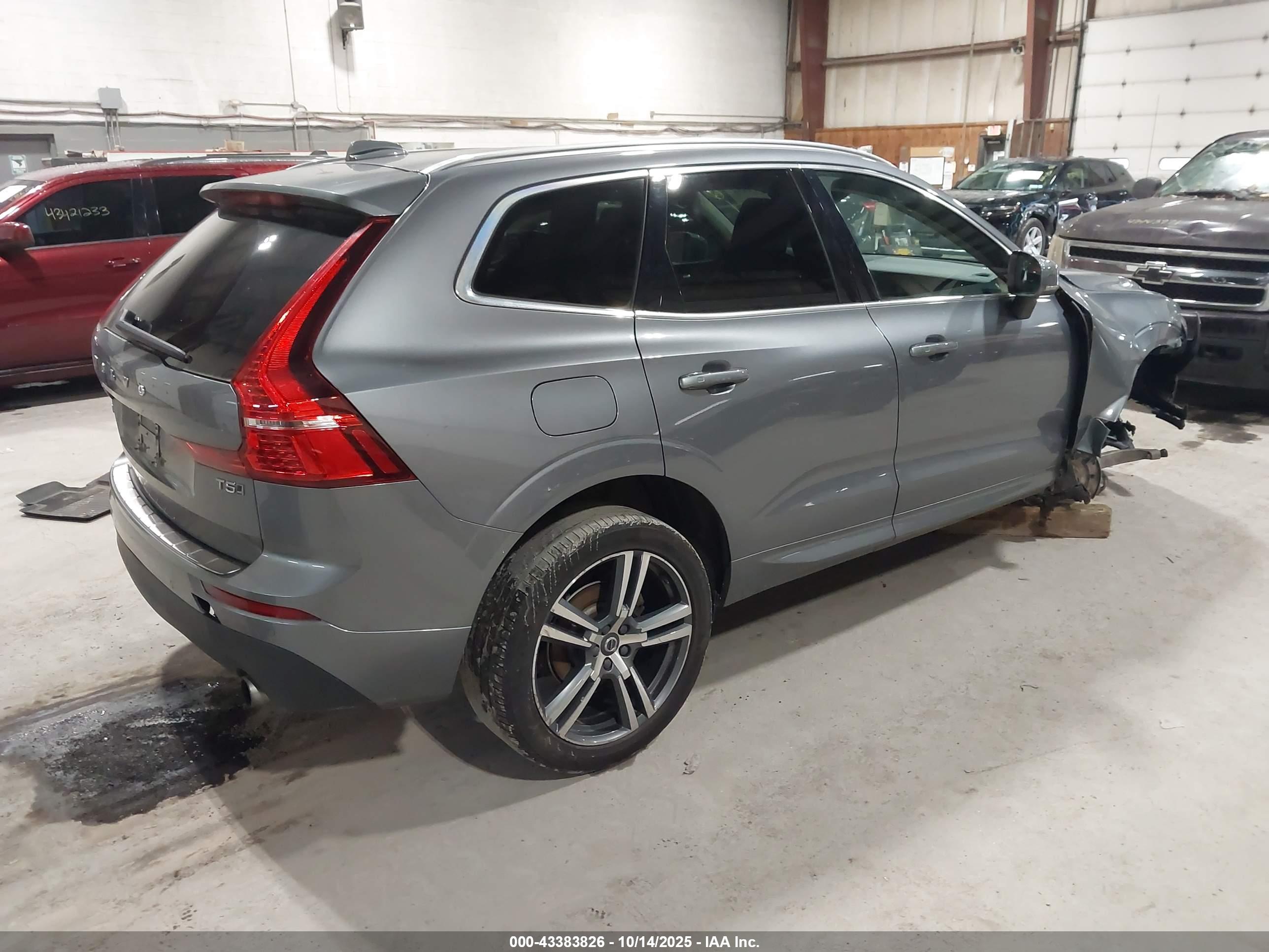VOLVO XC60 image 4