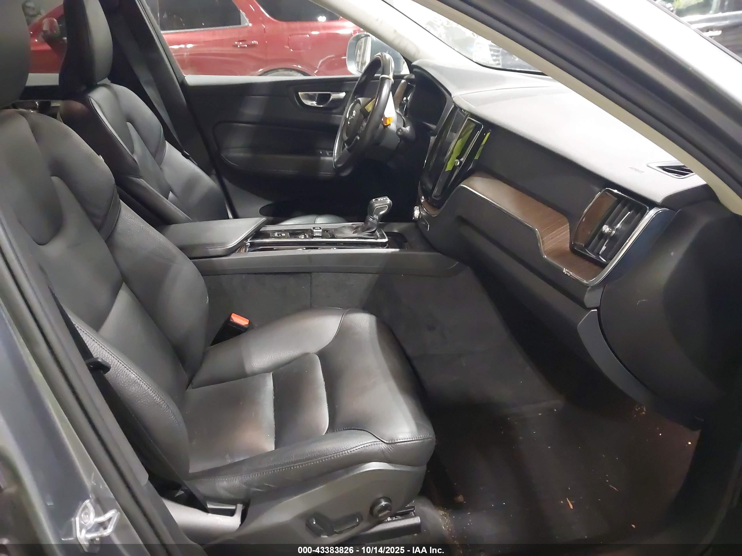 VOLVO XC60 image 5