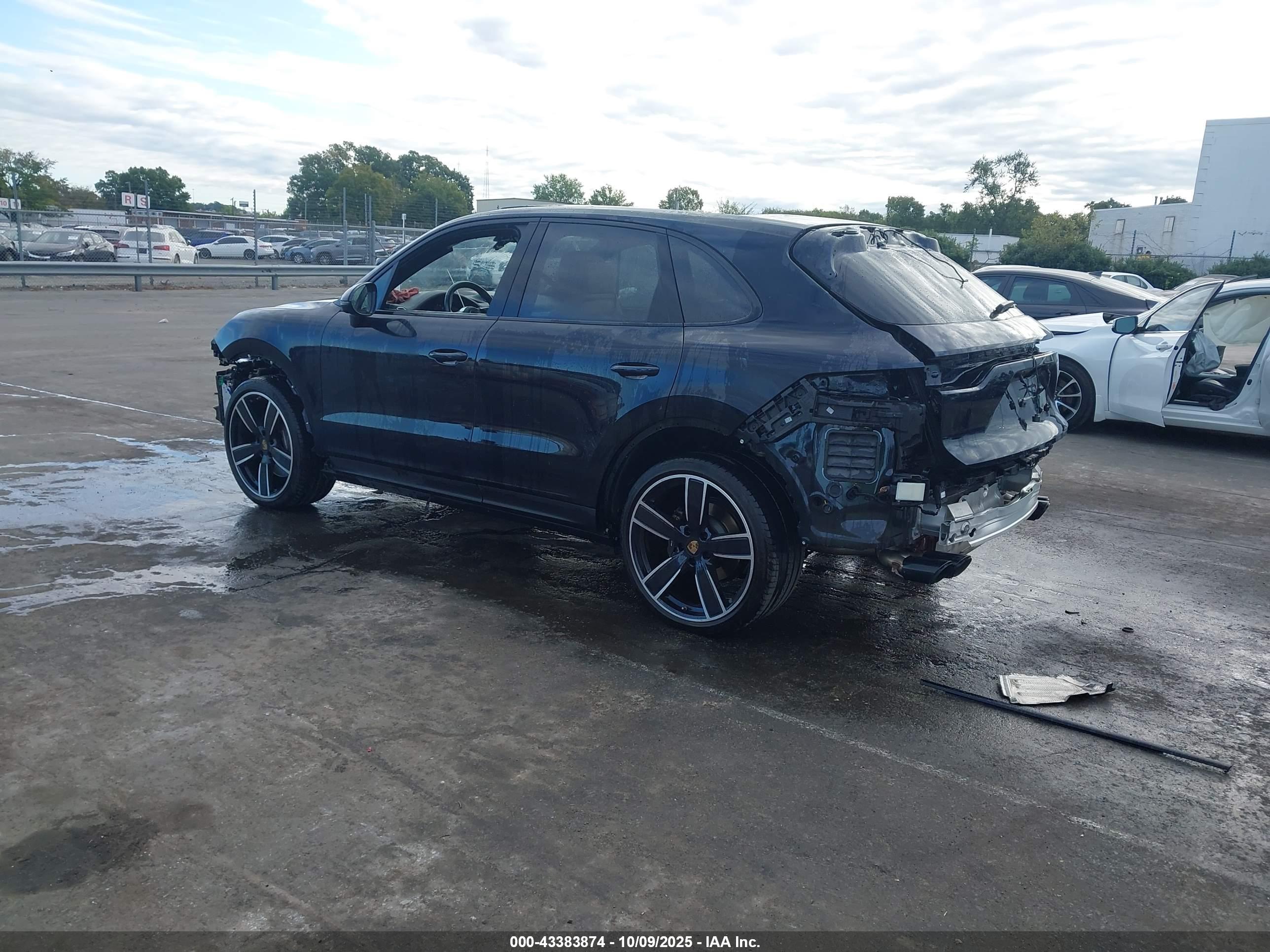PORSCHE CAYENNE image 3