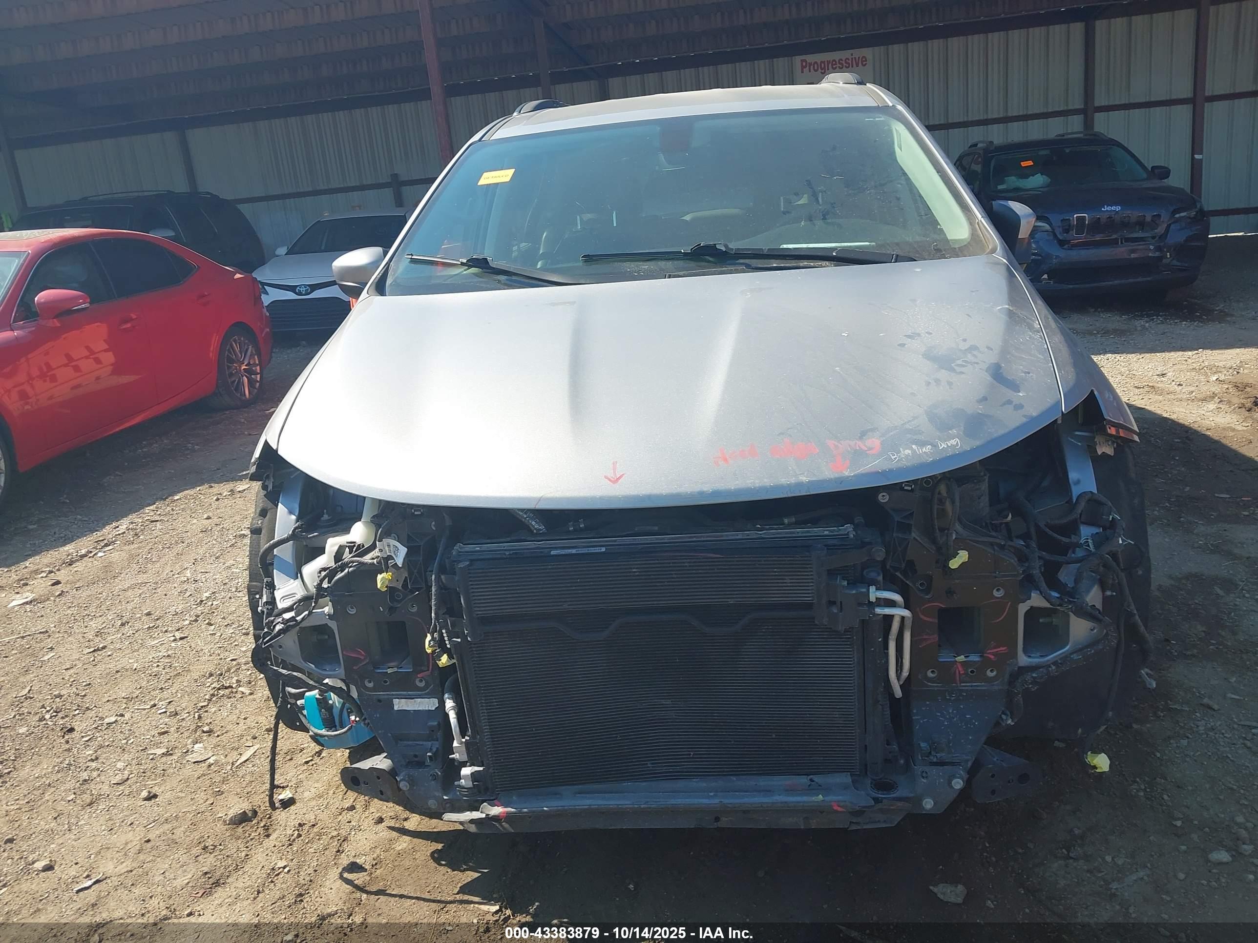 CHRYSLER VOYAGER image 6