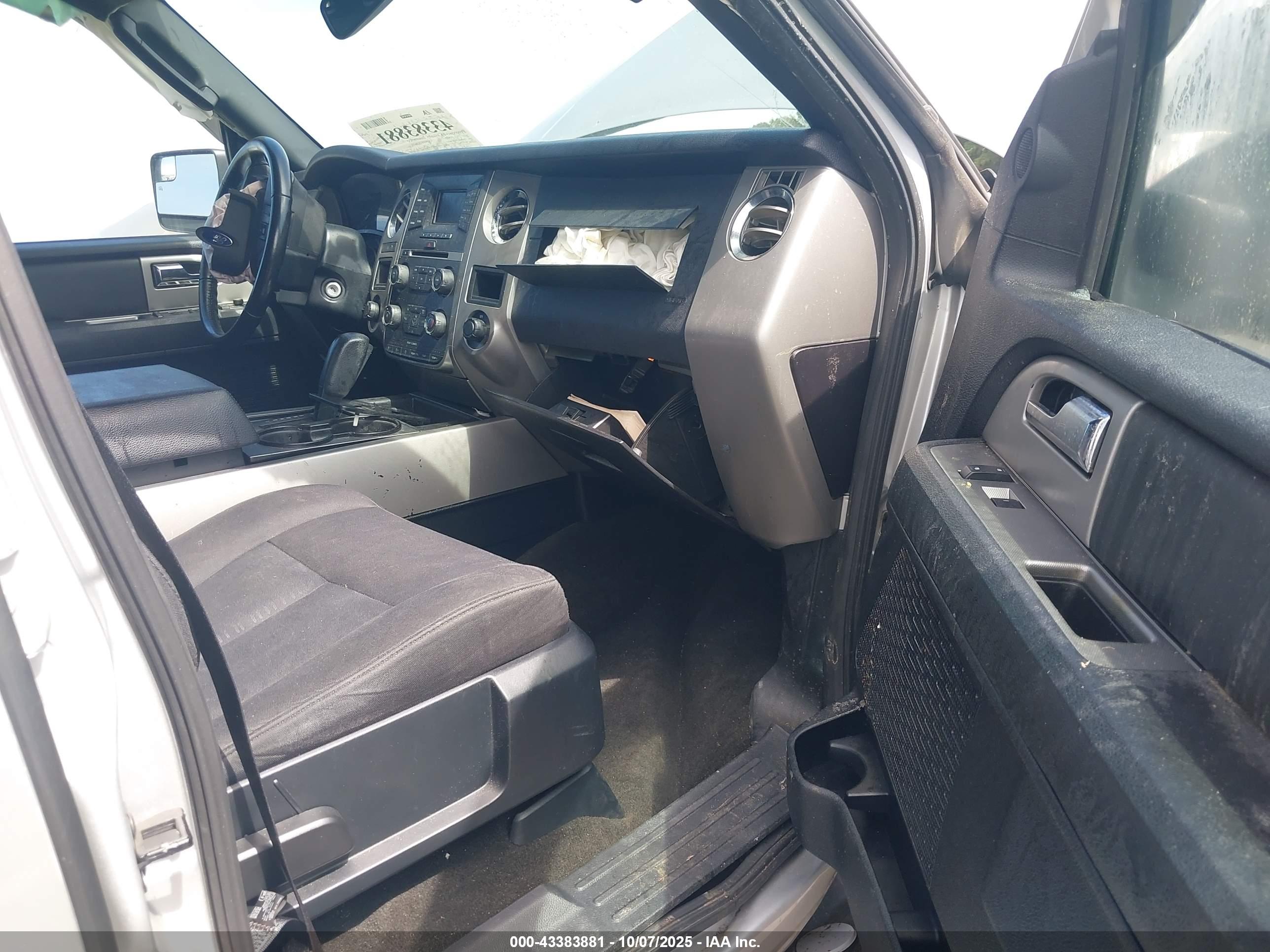 FORD EXPEDITION image 5