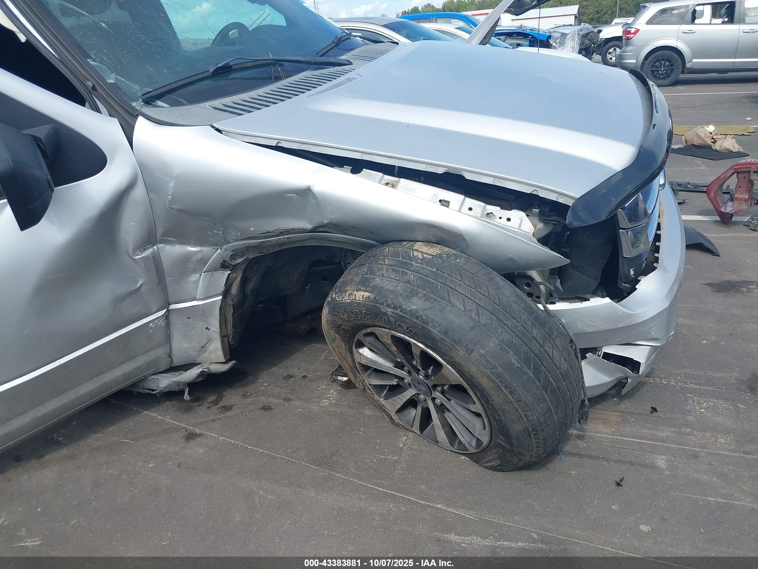 FORD EXPEDITION image 6