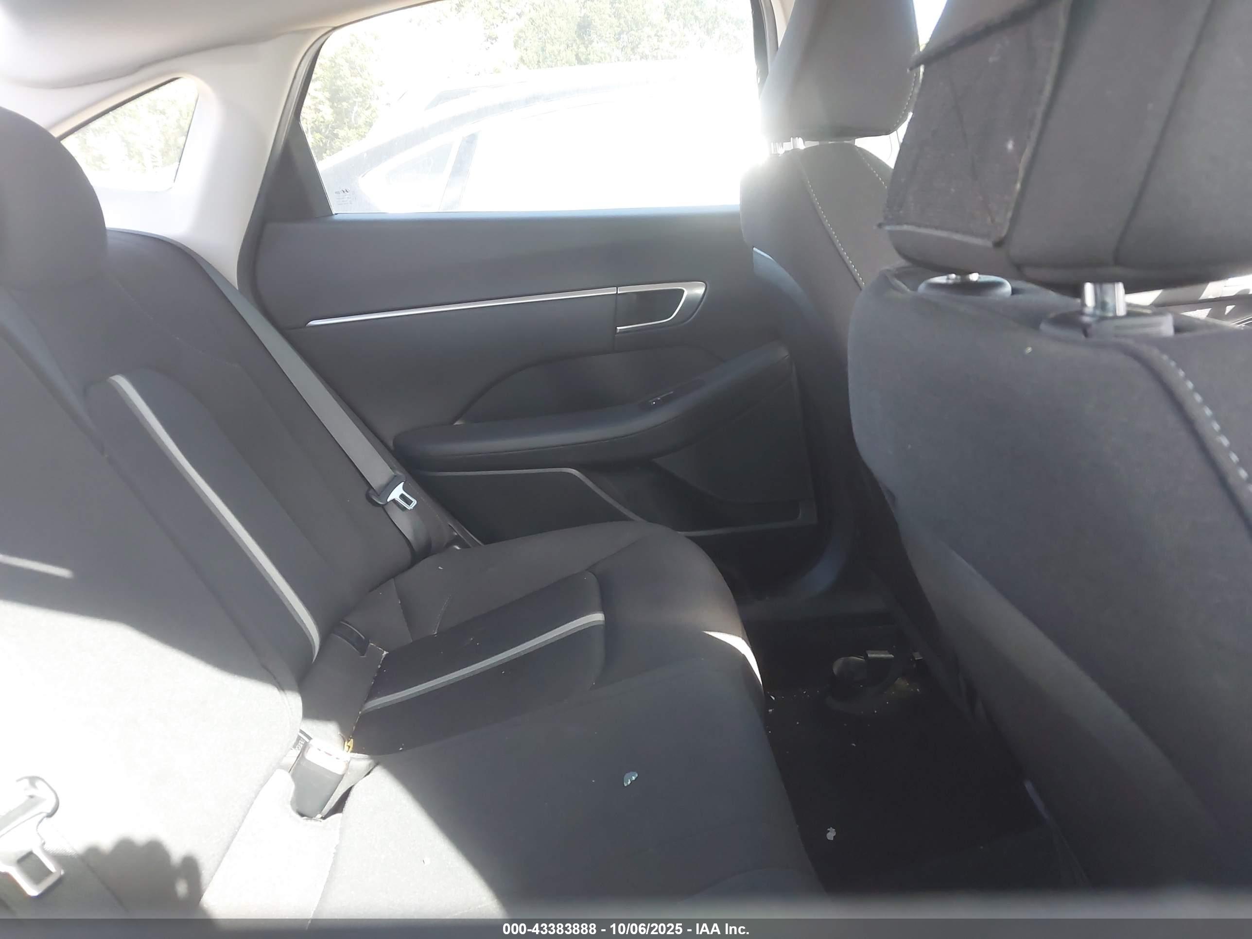 HYUNDAI SONATA image 8