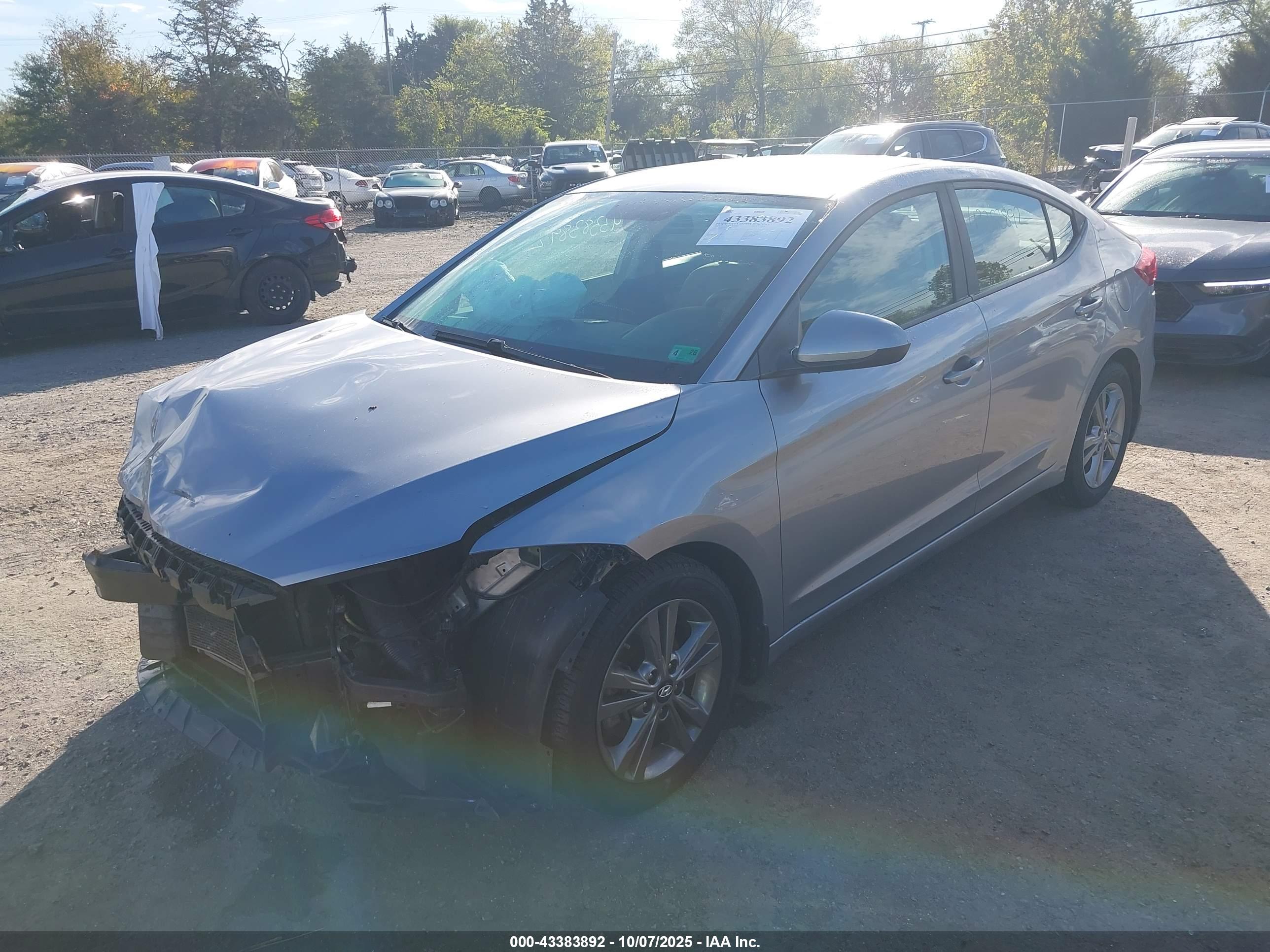 HYUNDAI ELANTRA image 2