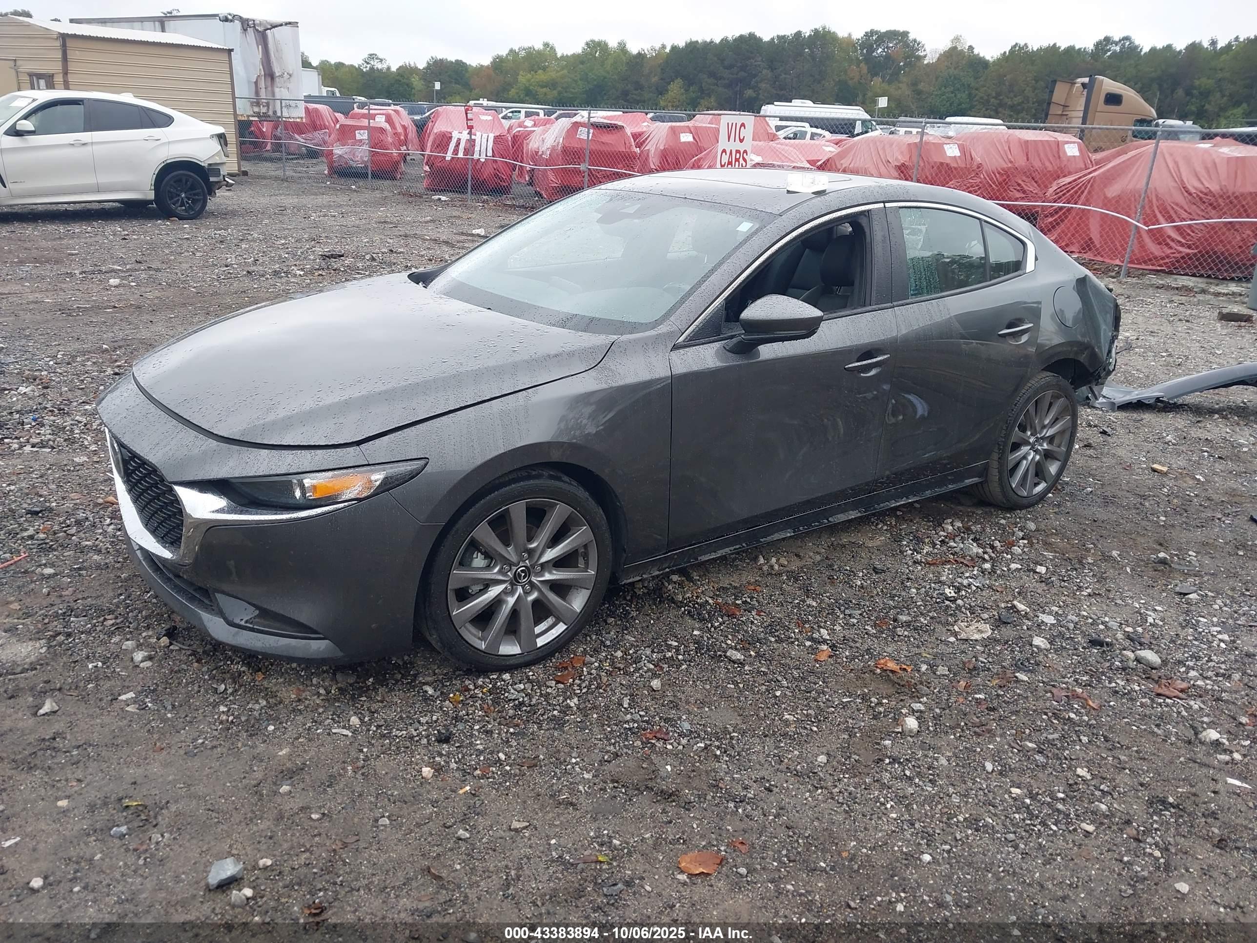 MAZDA MAZDA3 image 2