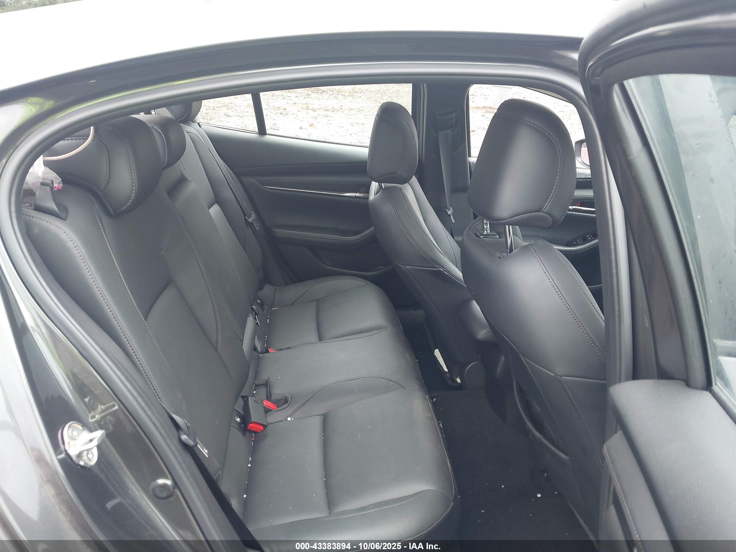 MAZDA MAZDA3 image 8