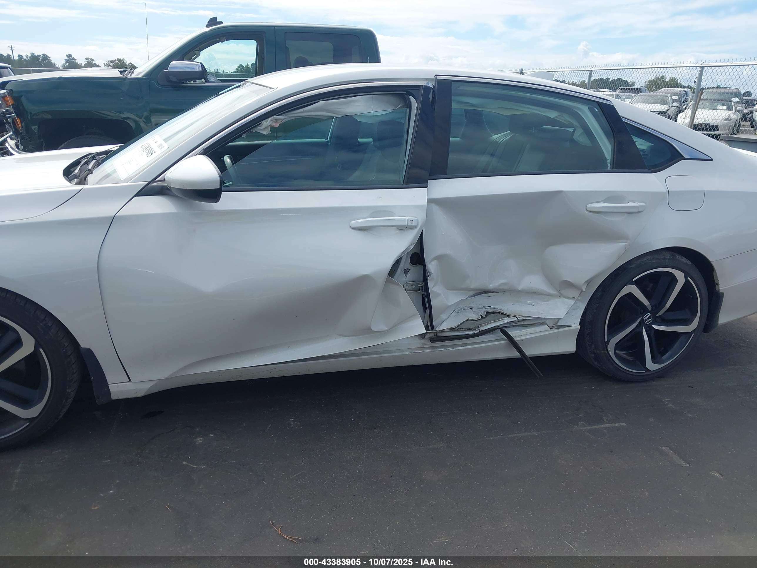 HONDA ACCORD image 6