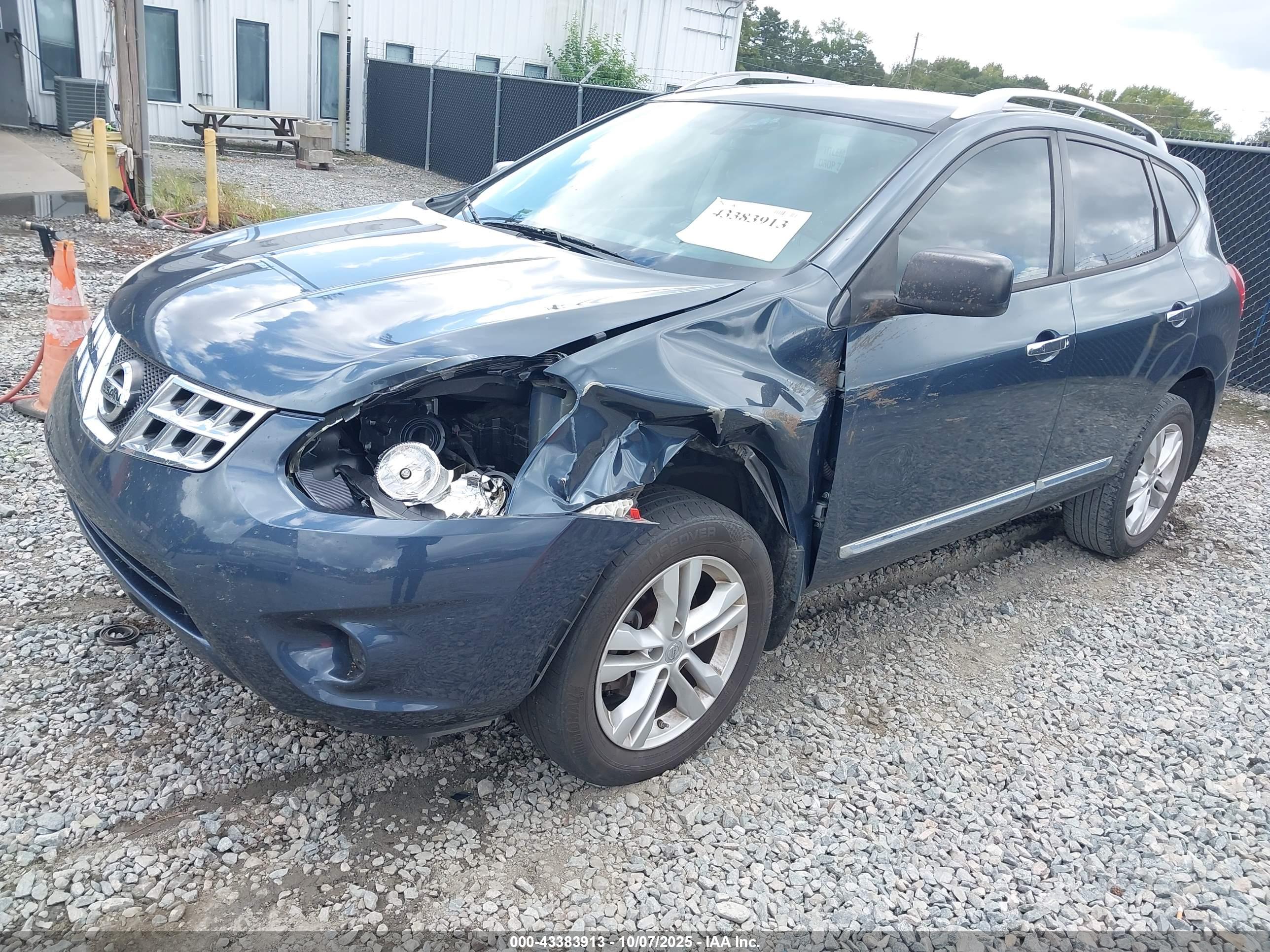 NISSAN ROGUE image 2