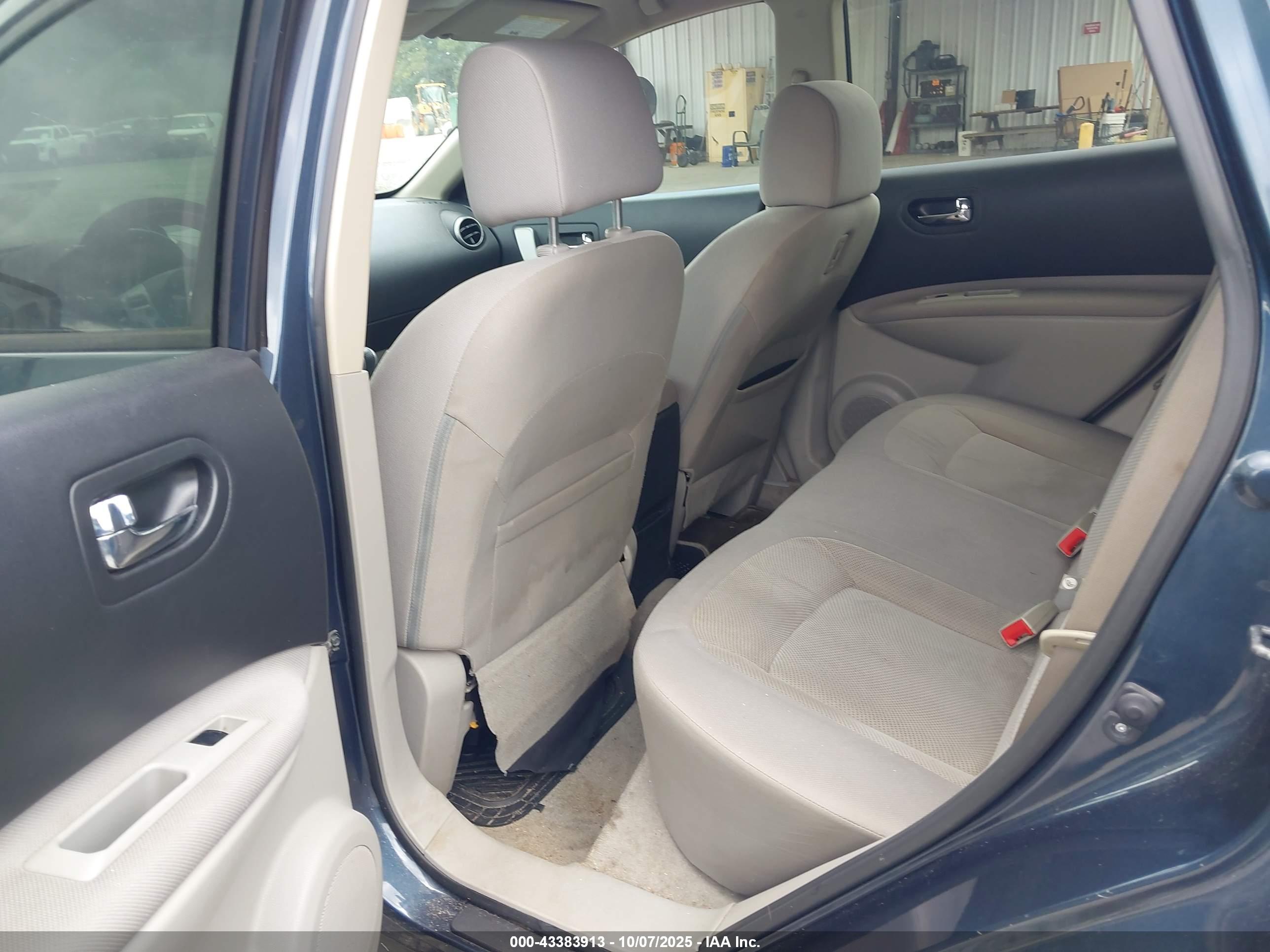 NISSAN ROGUE image 8