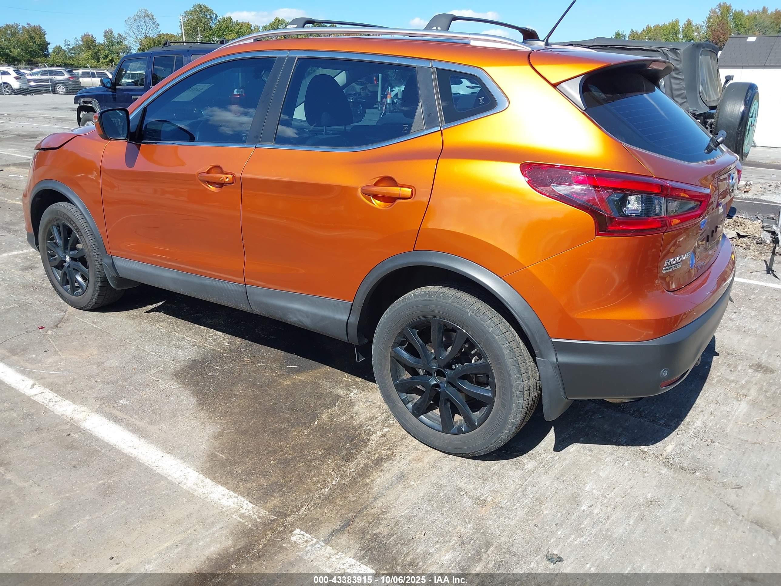 NISSAN ROGUE image 3