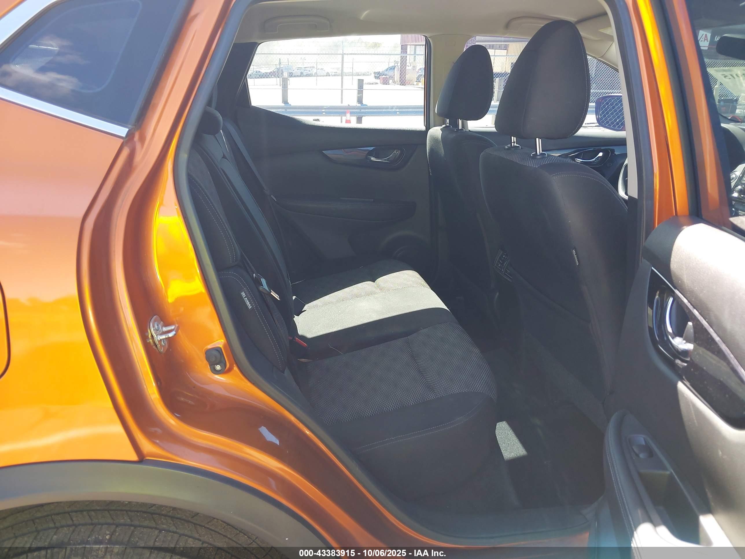 NISSAN ROGUE image 8