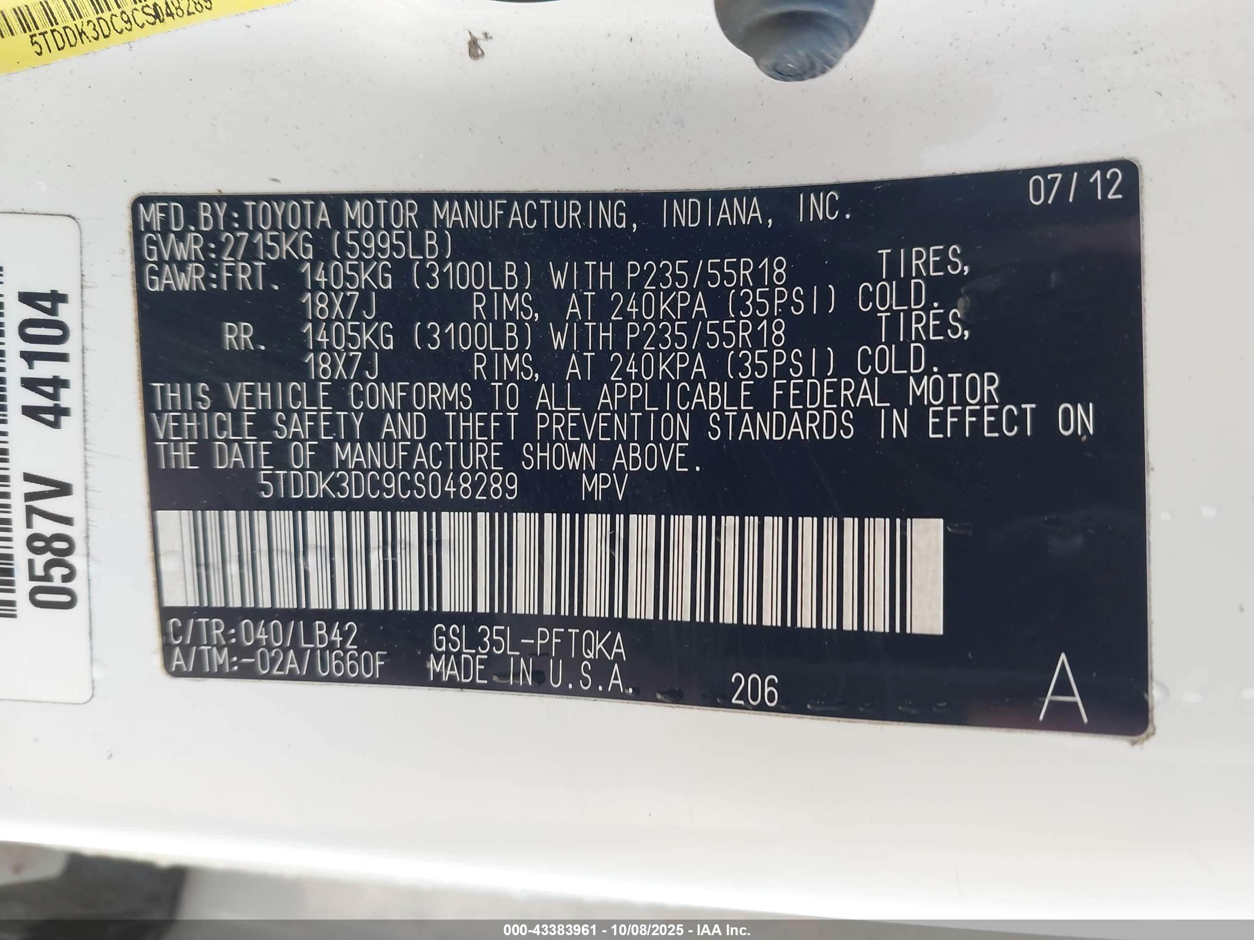 TOYOTA SIENNA image 9