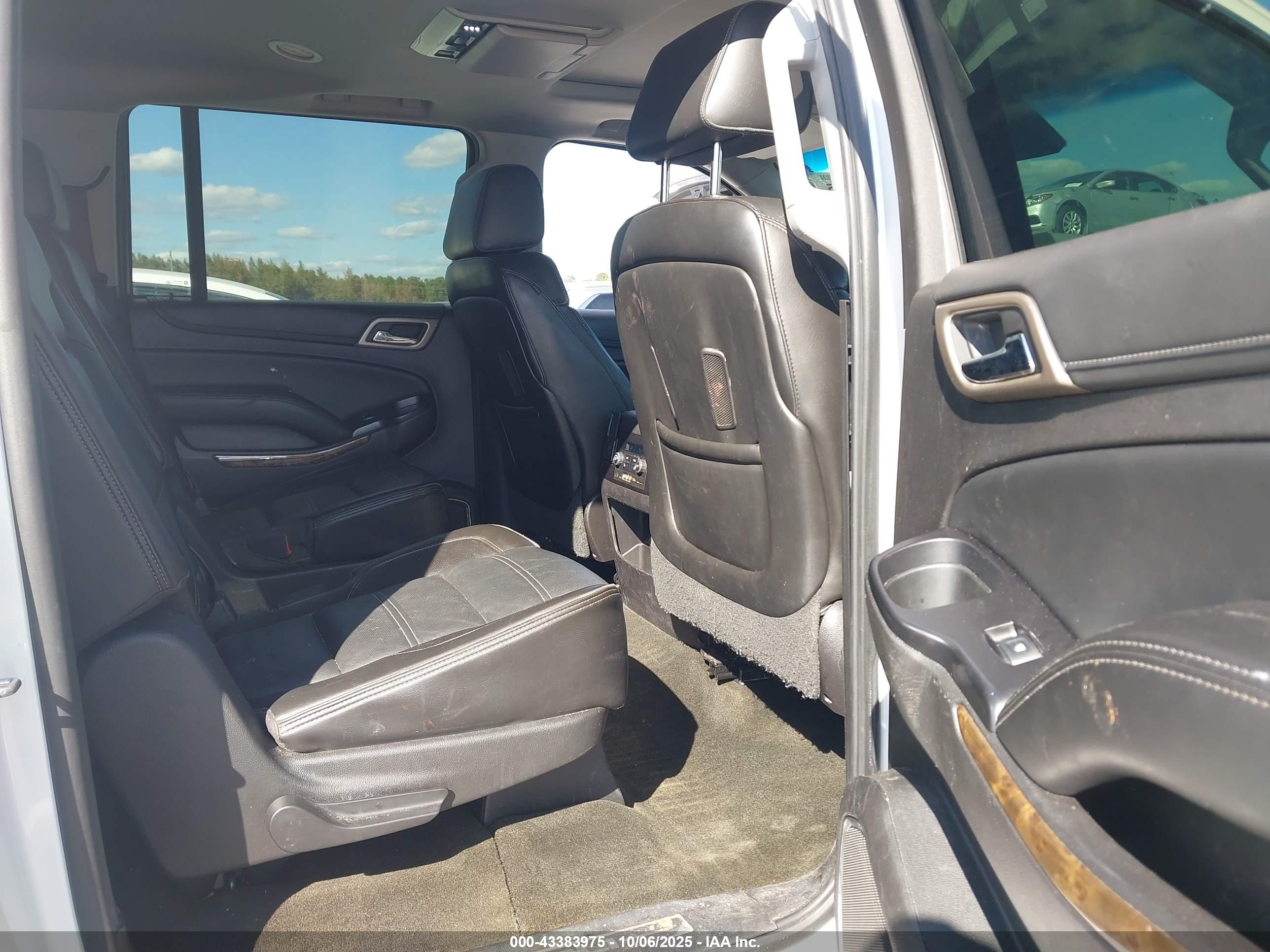 GMC YUKON image 8