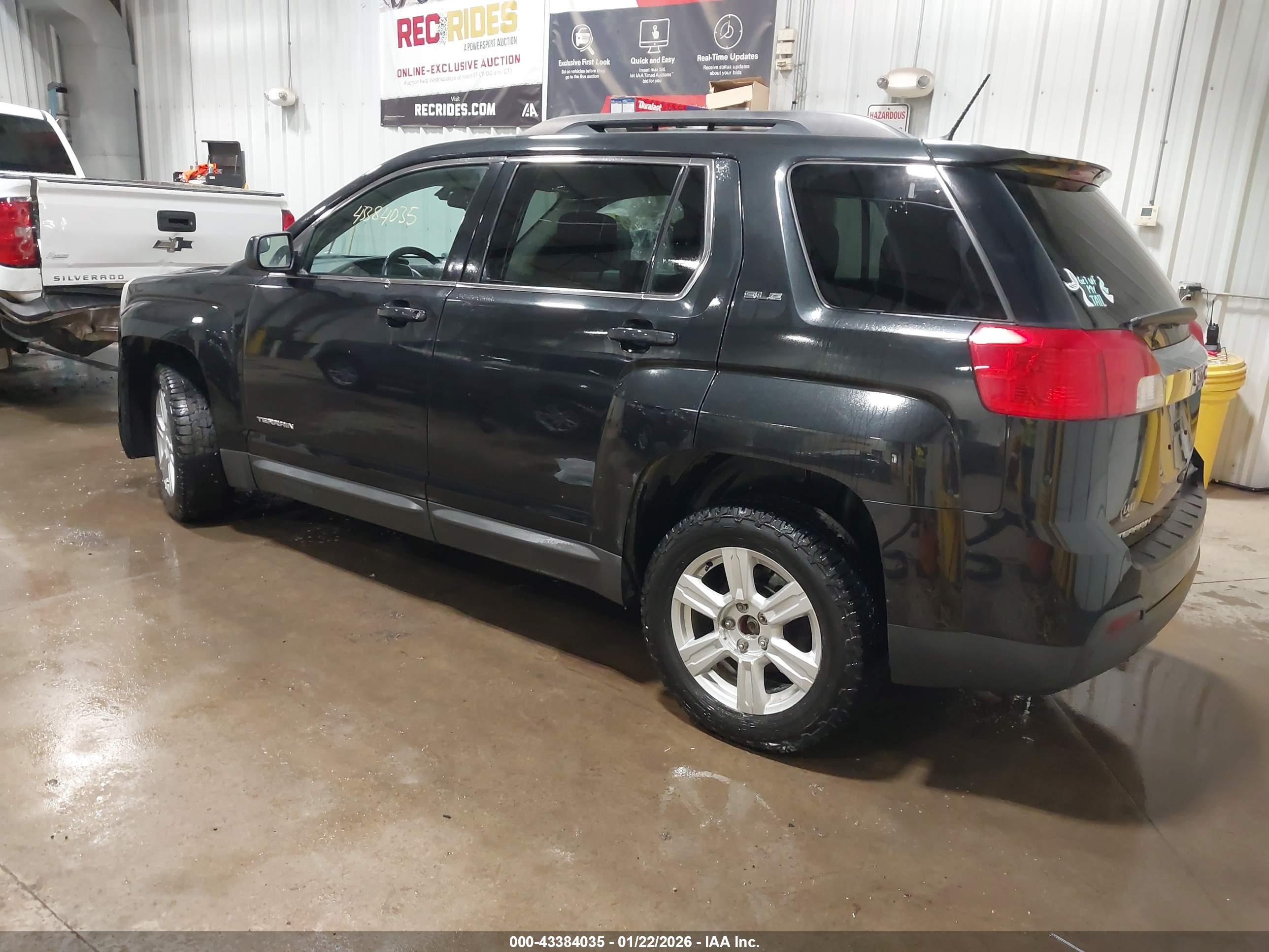 GMC TERRAIN image 3