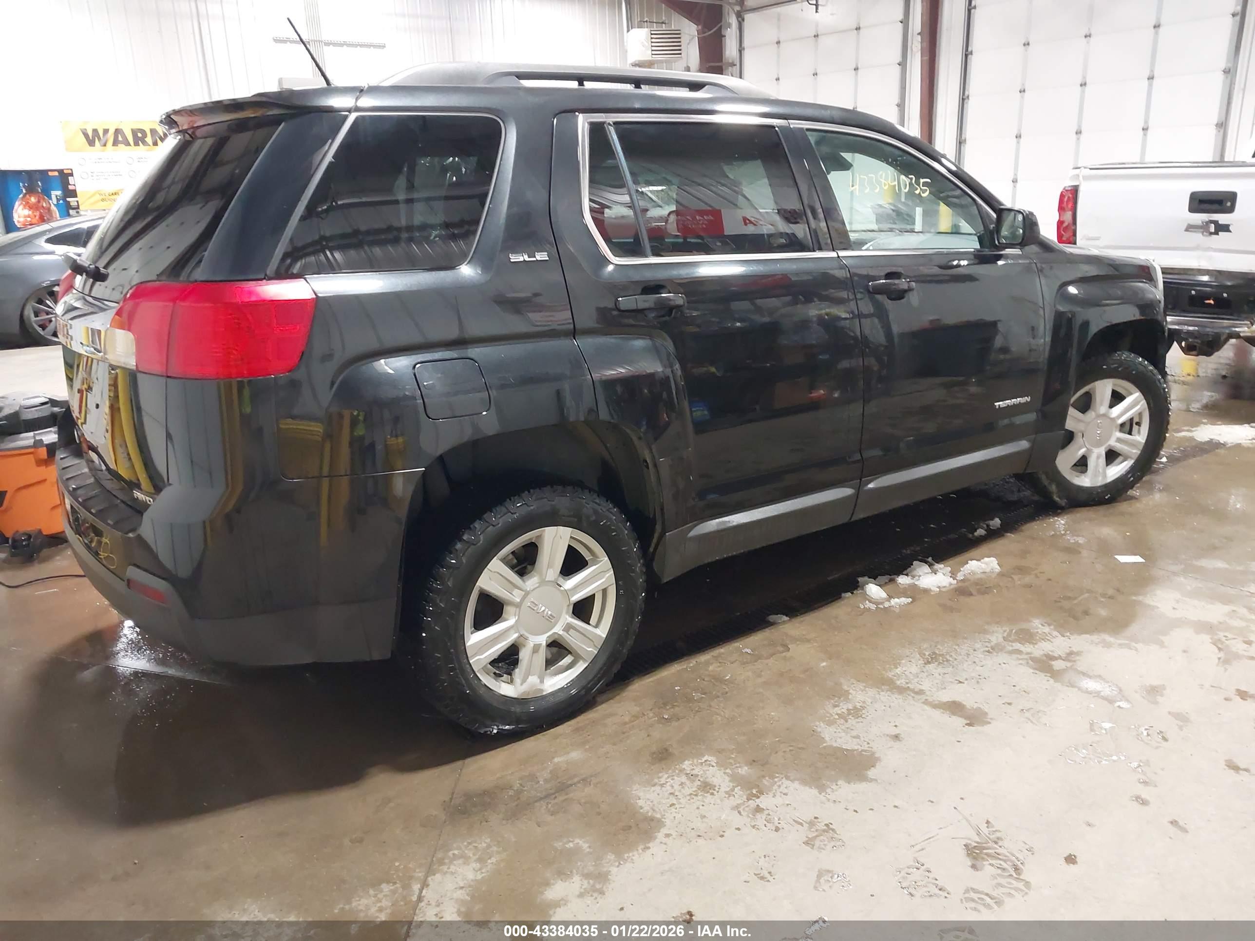 GMC TERRAIN image 4