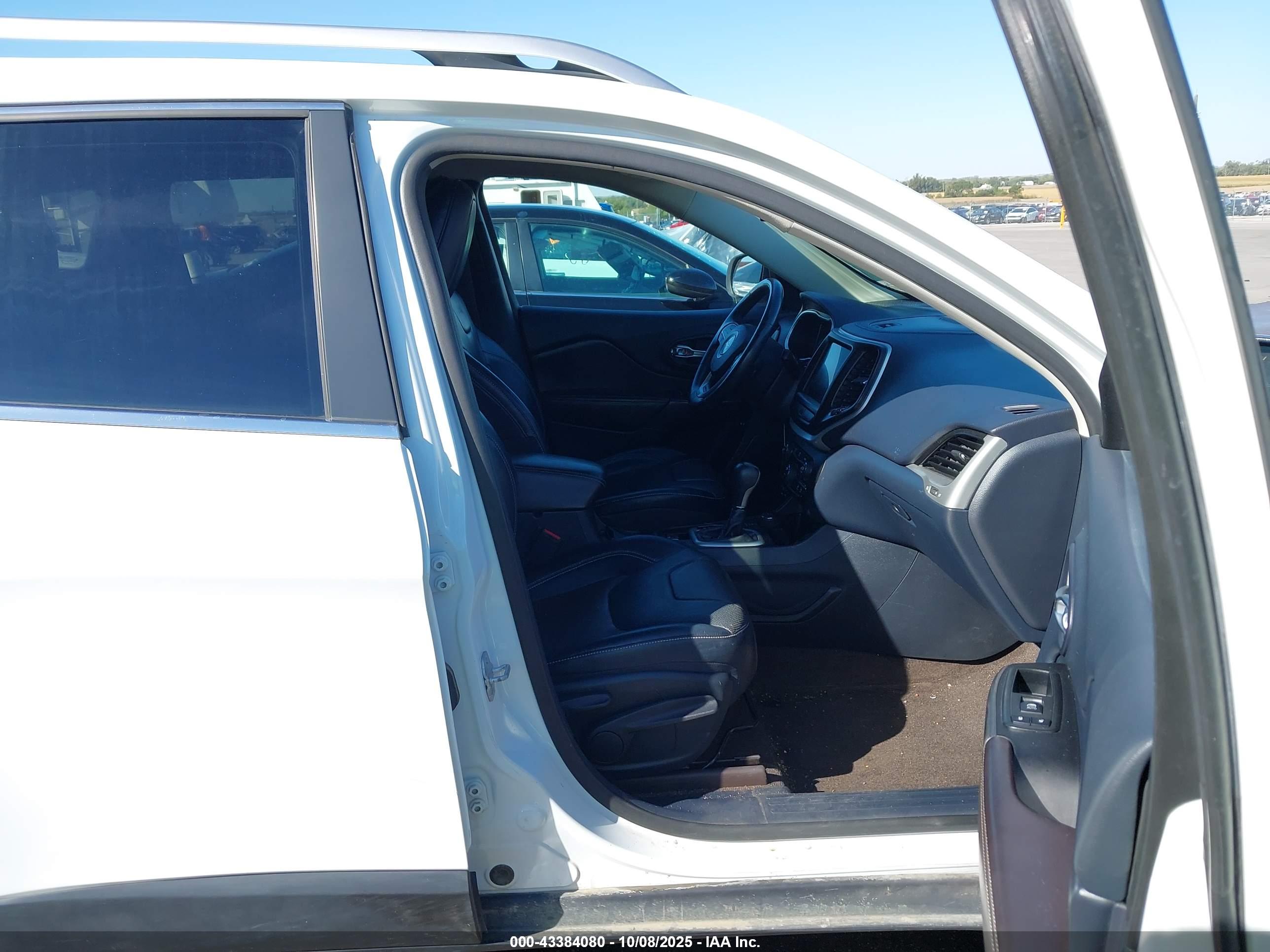 JEEP CHEROKEE image 5