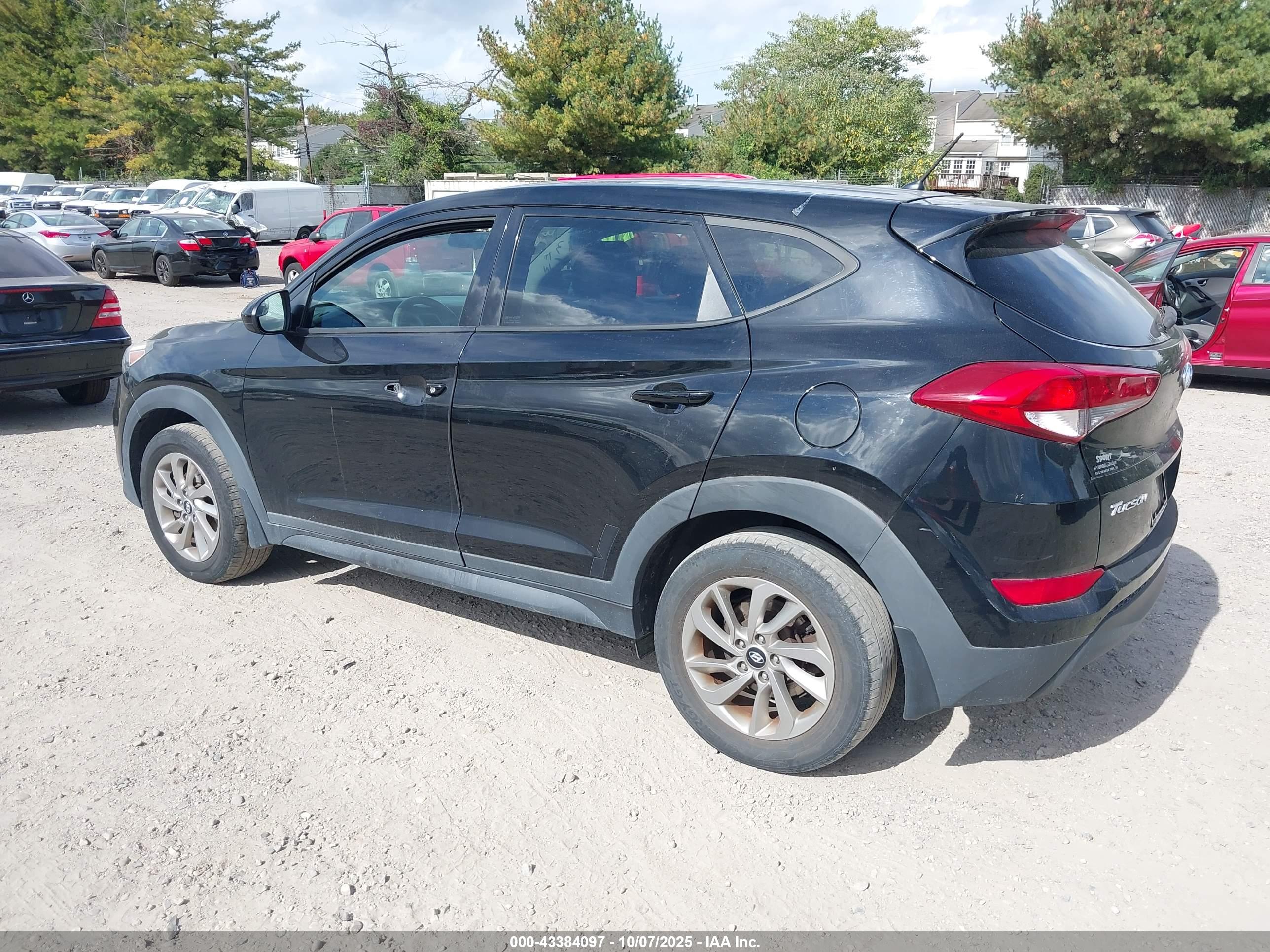 HYUNDAI TUCSON image 3