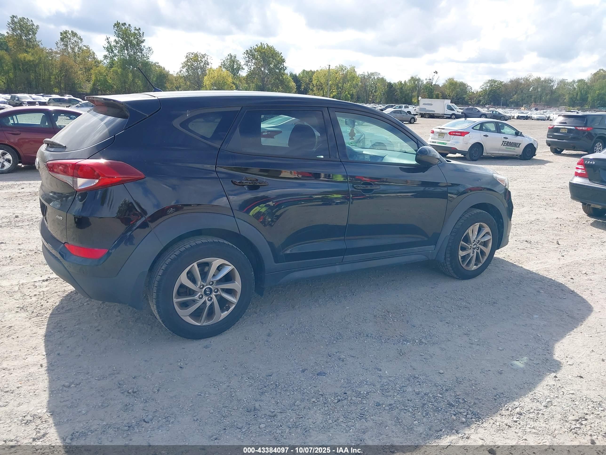 HYUNDAI TUCSON image 4