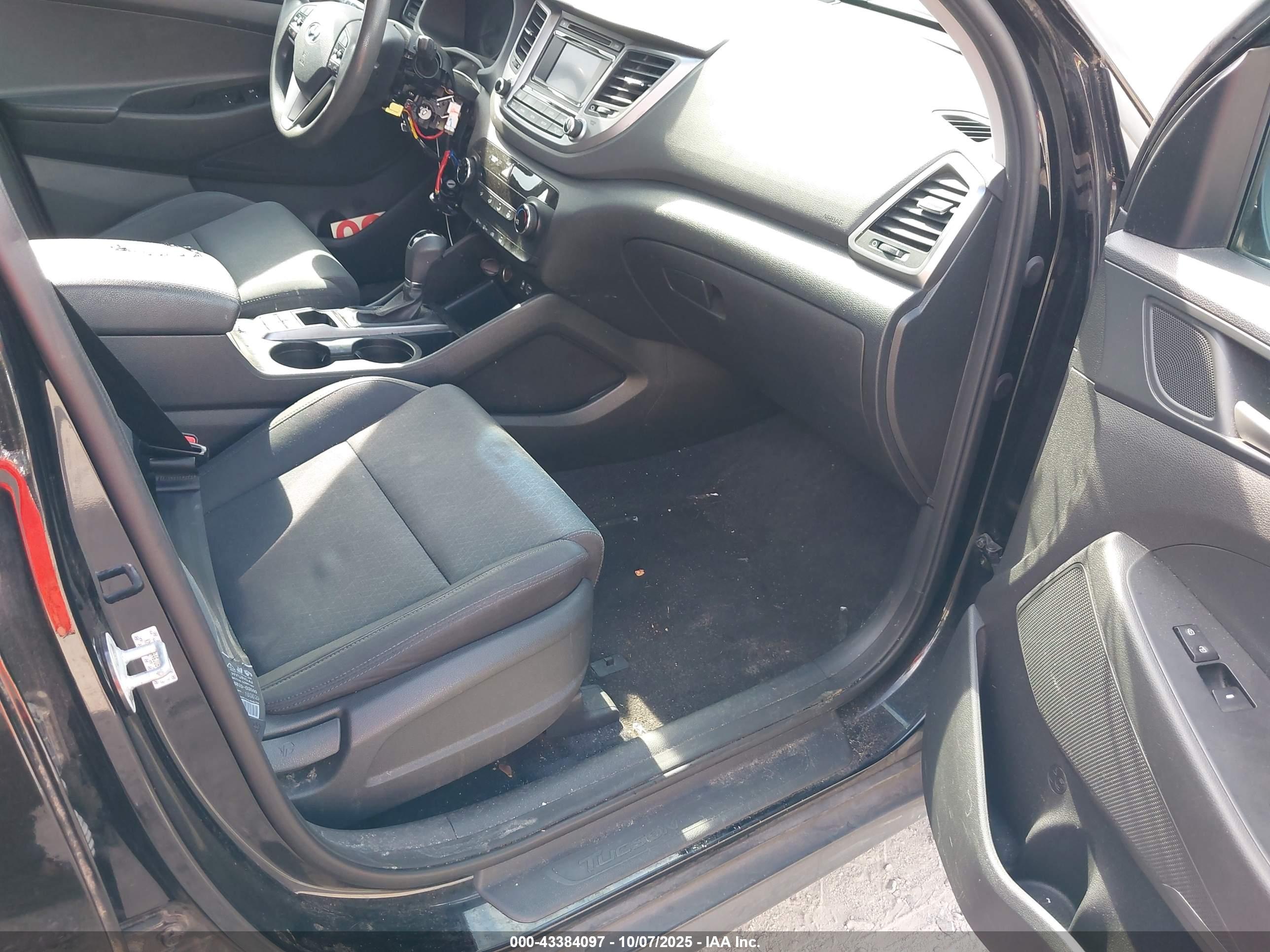 HYUNDAI TUCSON image 5