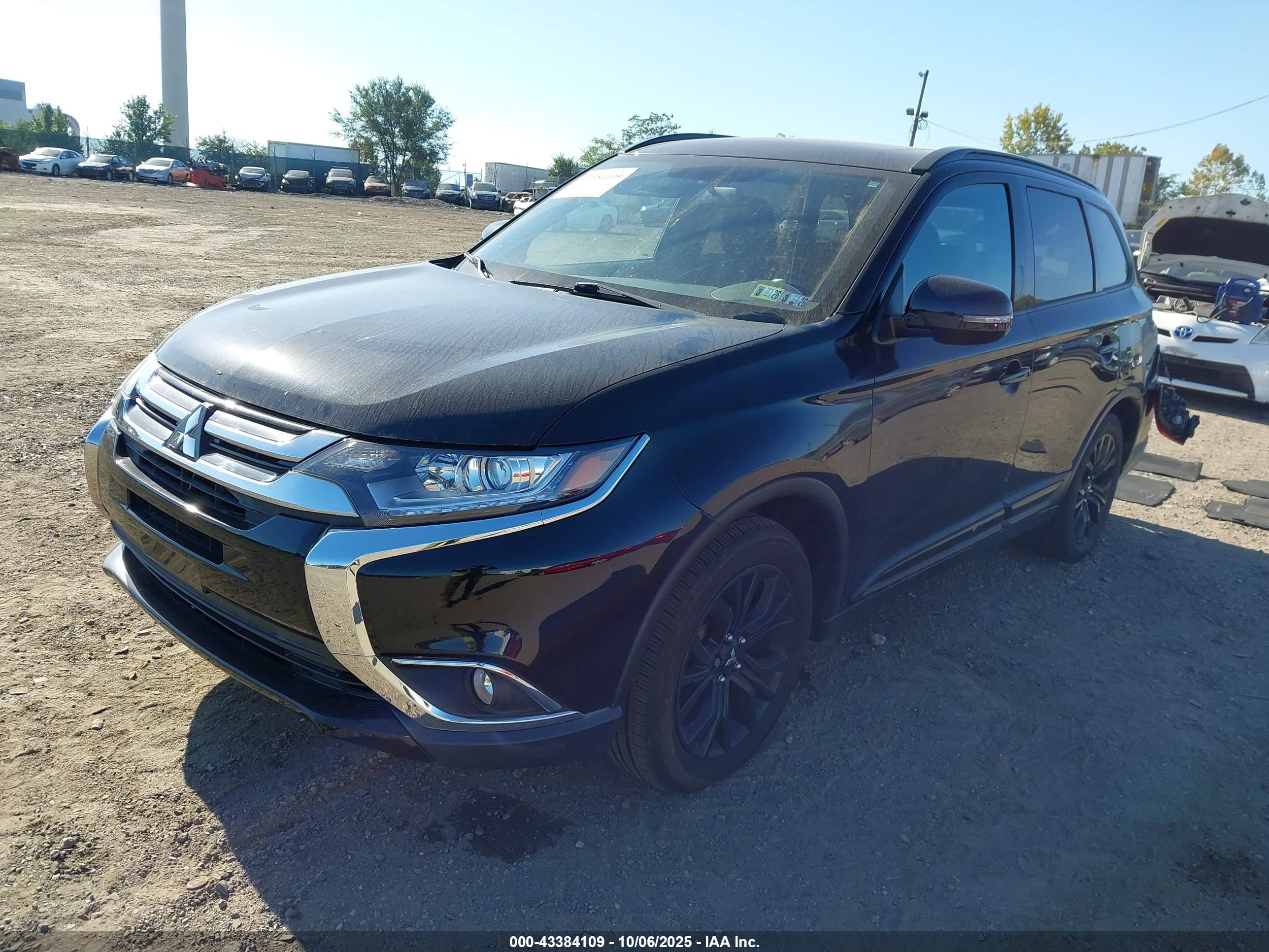 MITSUBISHI OUTLANDER image 2