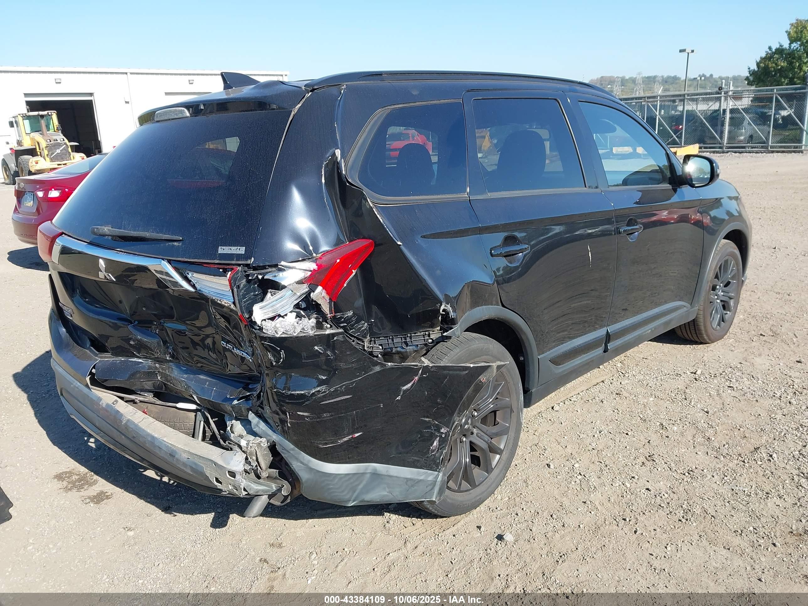 MITSUBISHI OUTLANDER image 4