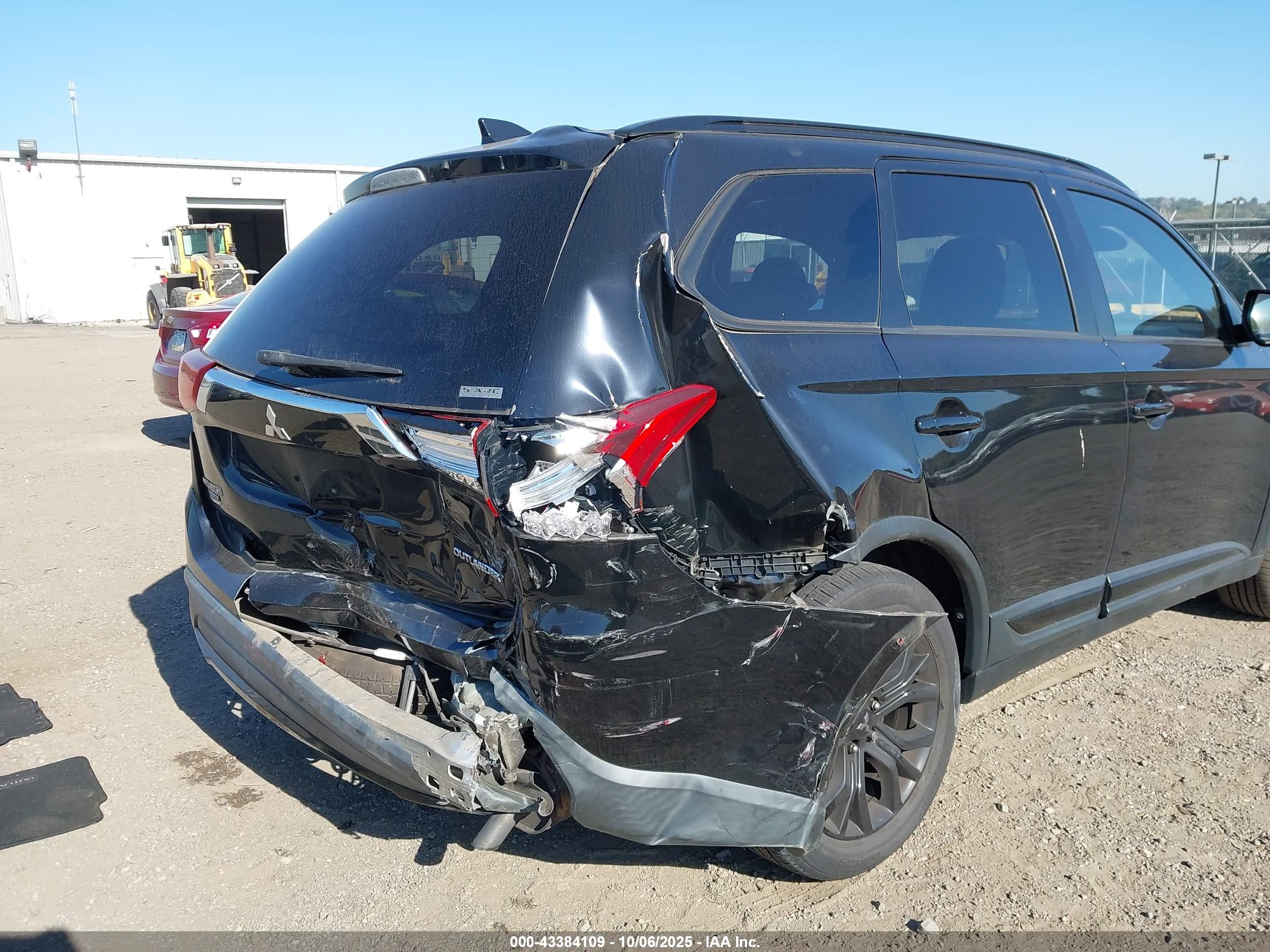 MITSUBISHI OUTLANDER image 6