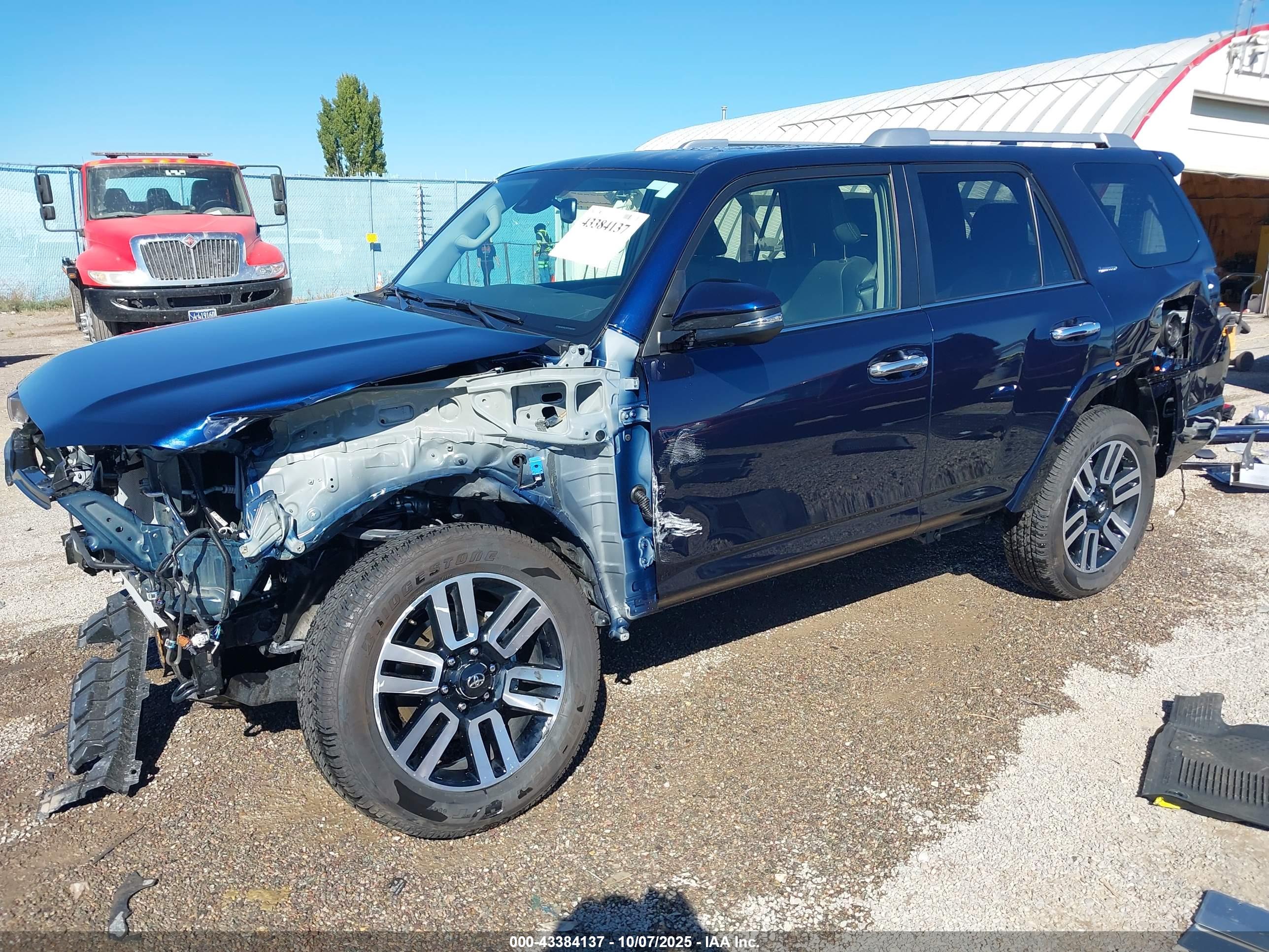 TOYOTA 4RUNNER image 2