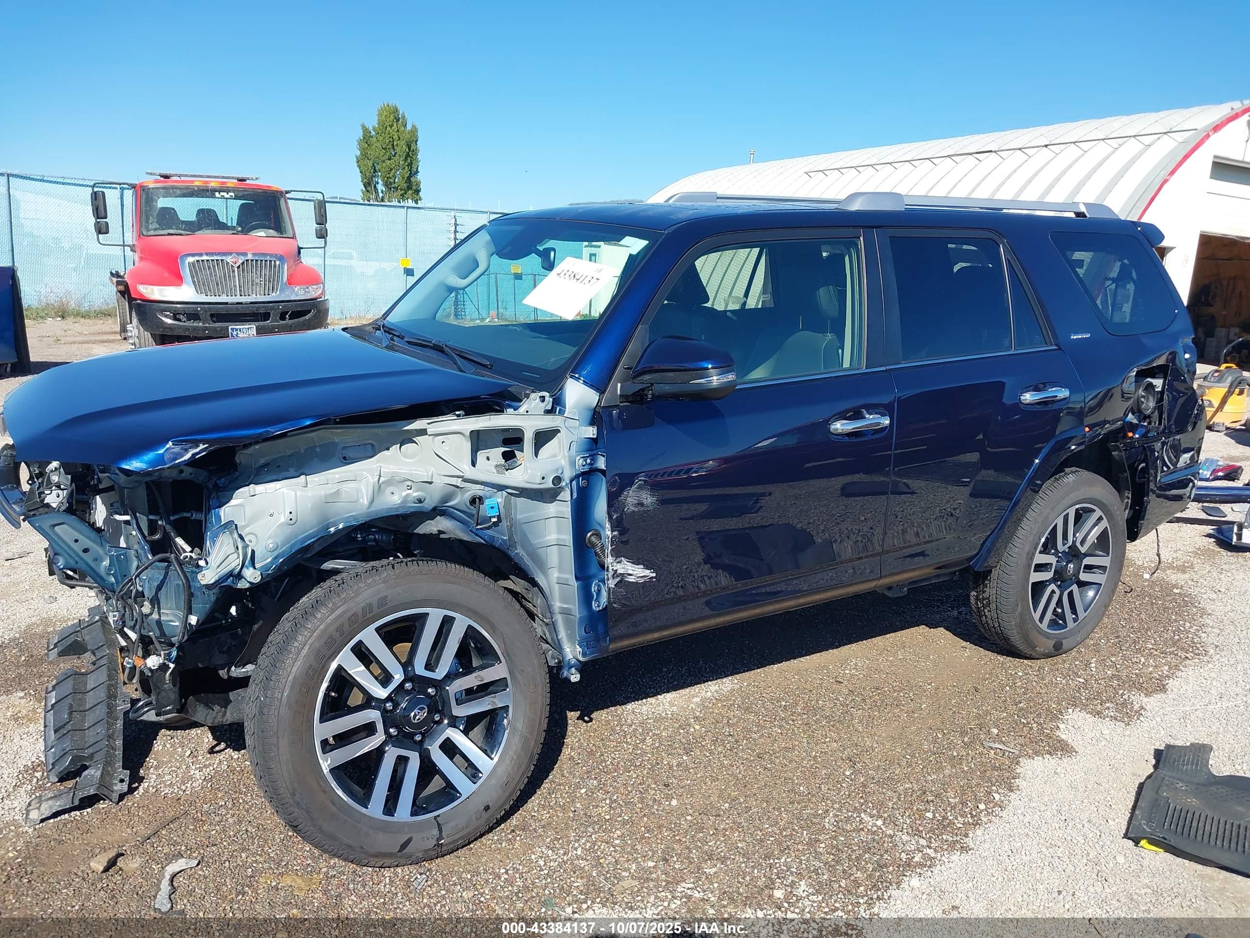 TOYOTA 4RUNNER image 6
