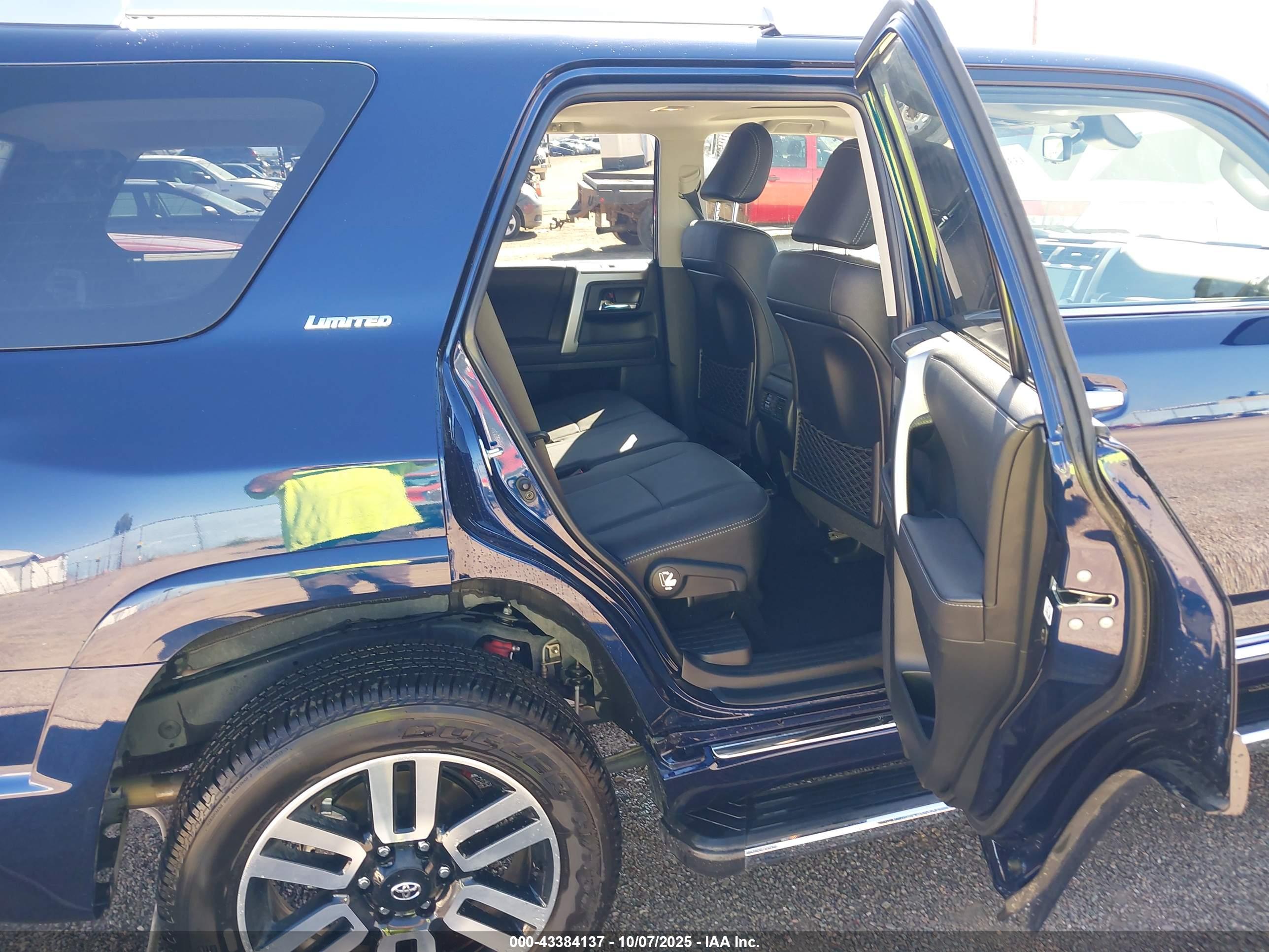 TOYOTA 4RUNNER image 8