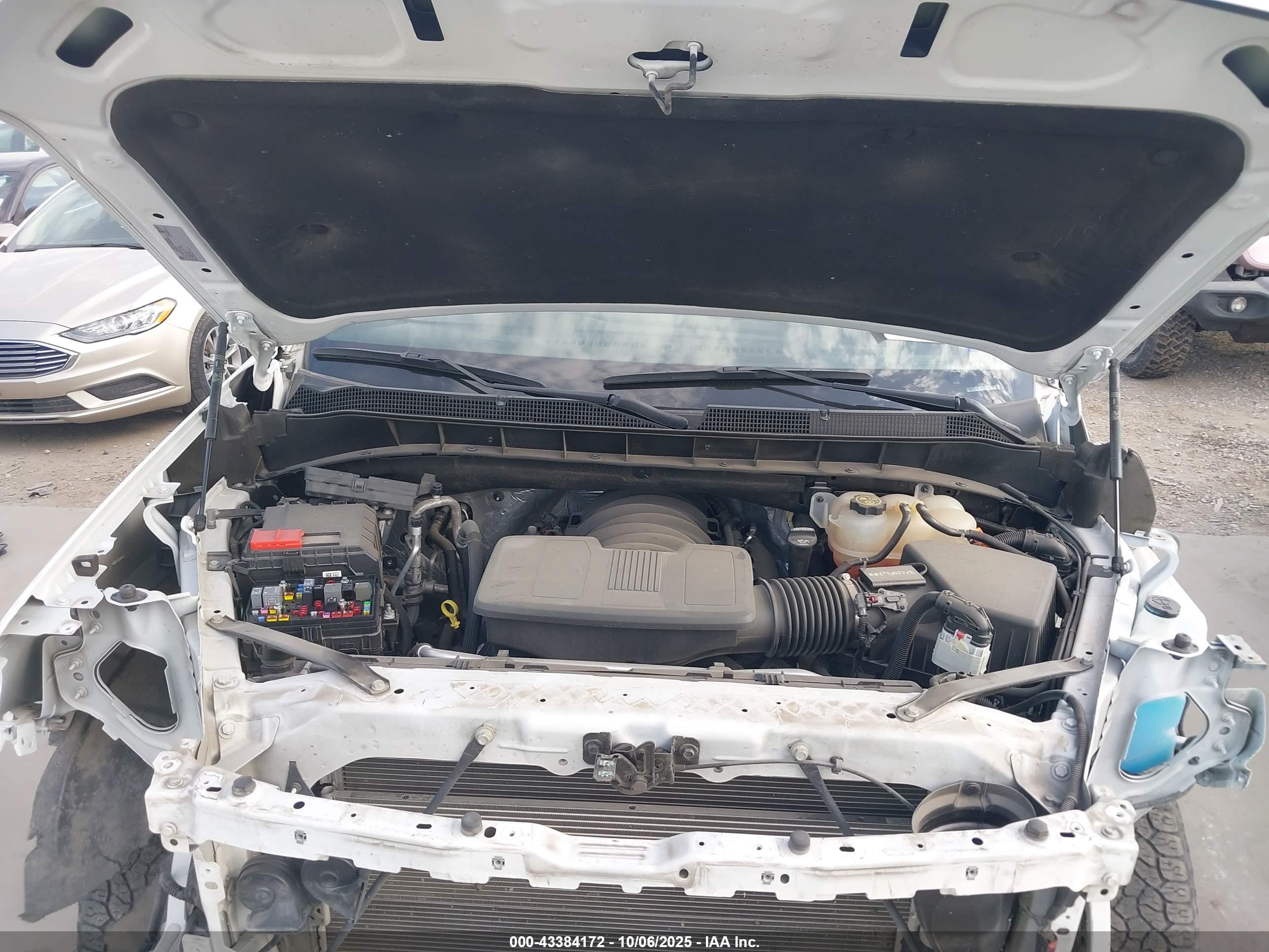 CHEVROLET SILVERADO image 10