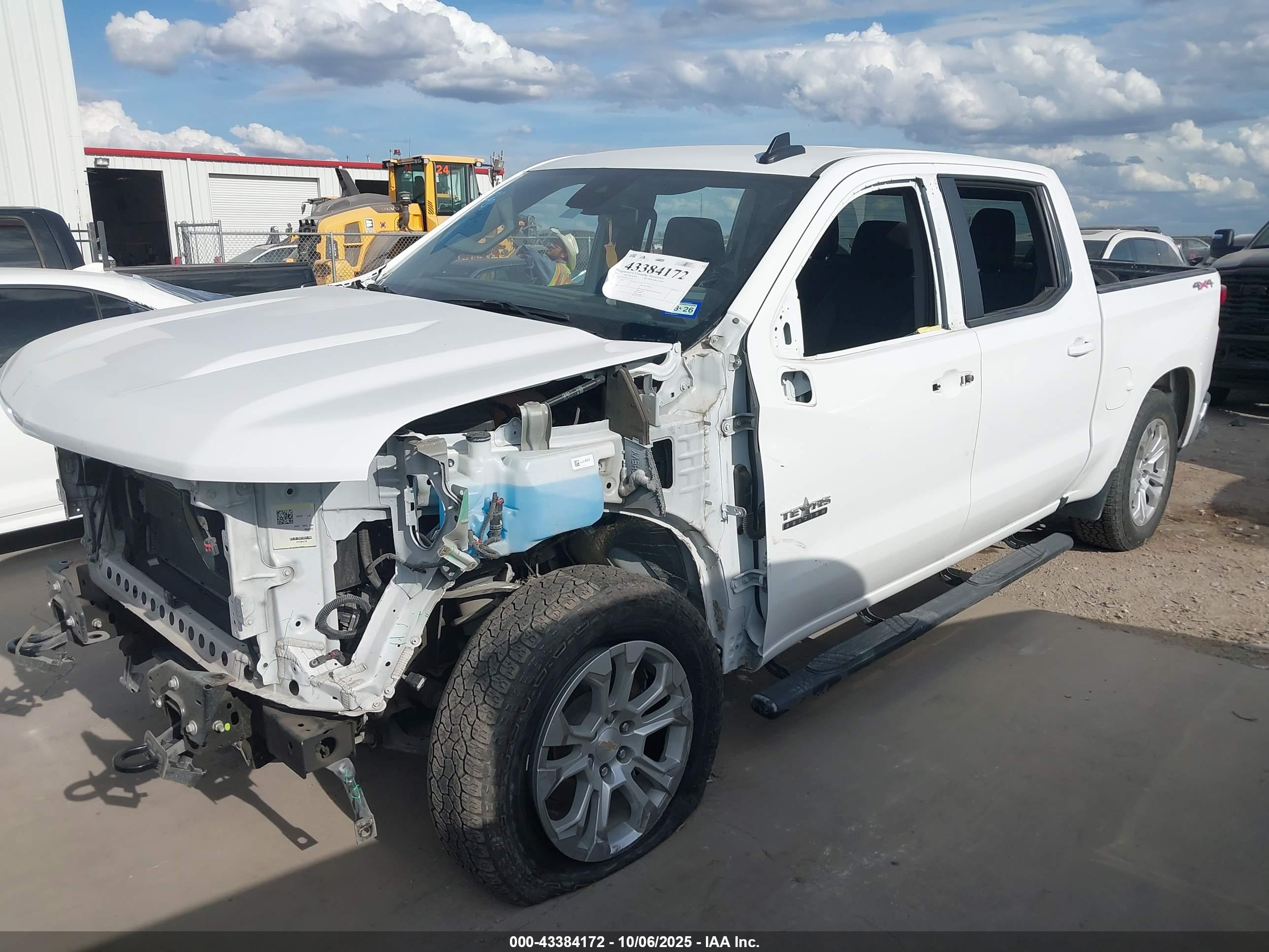 CHEVROLET SILVERADO image 2