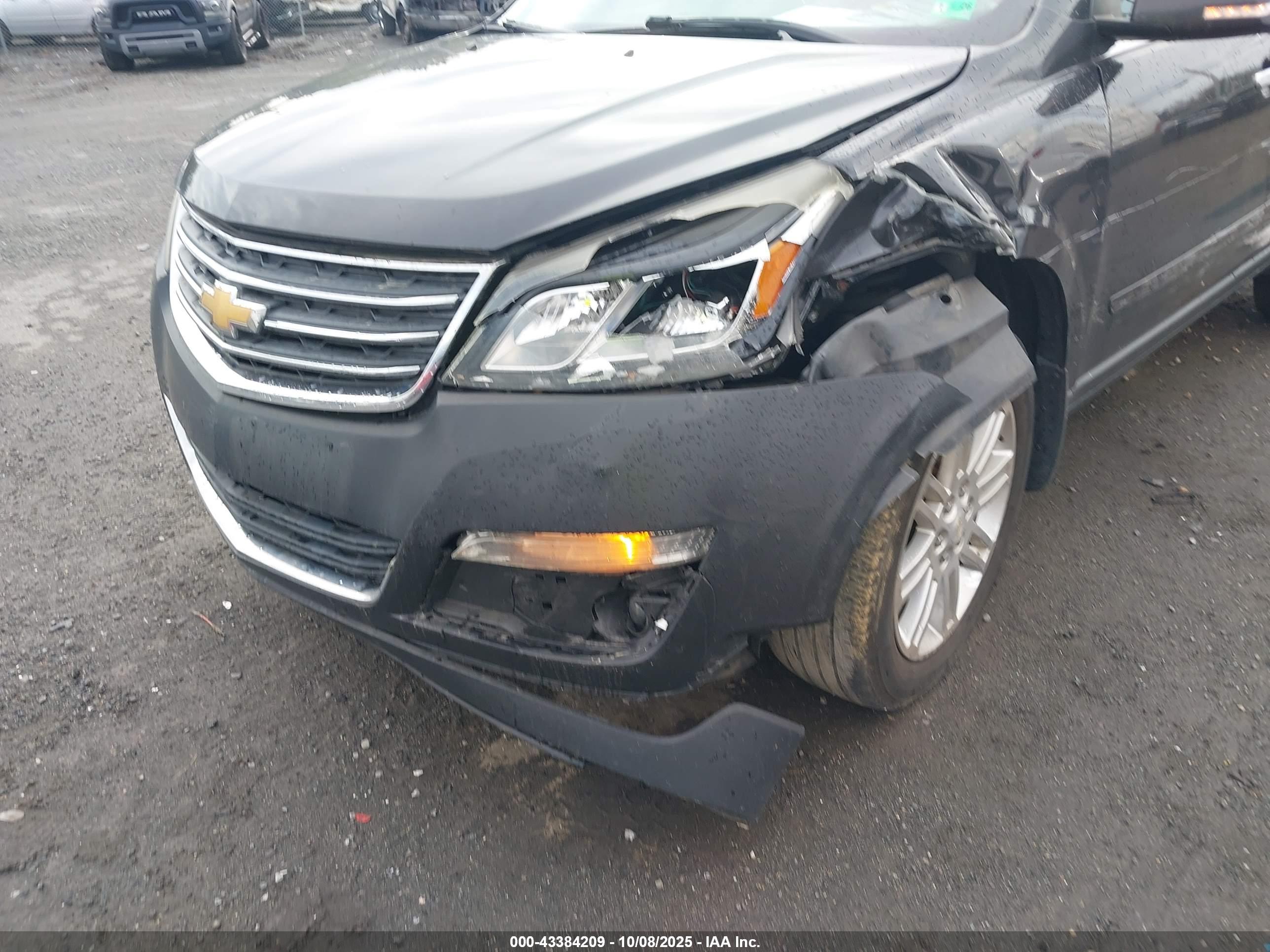CHEVROLET TRAVERSE image 6