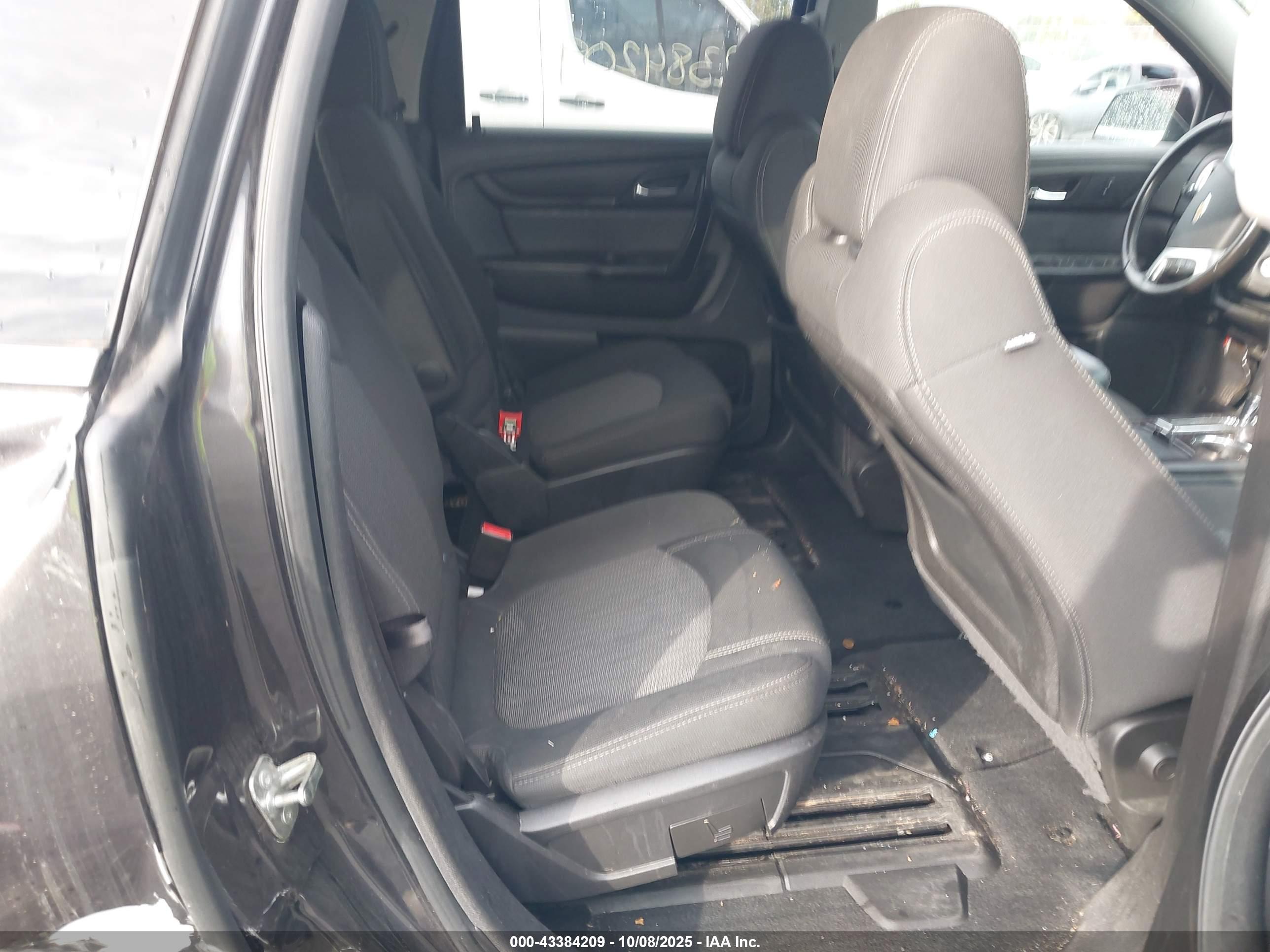 CHEVROLET TRAVERSE image 8