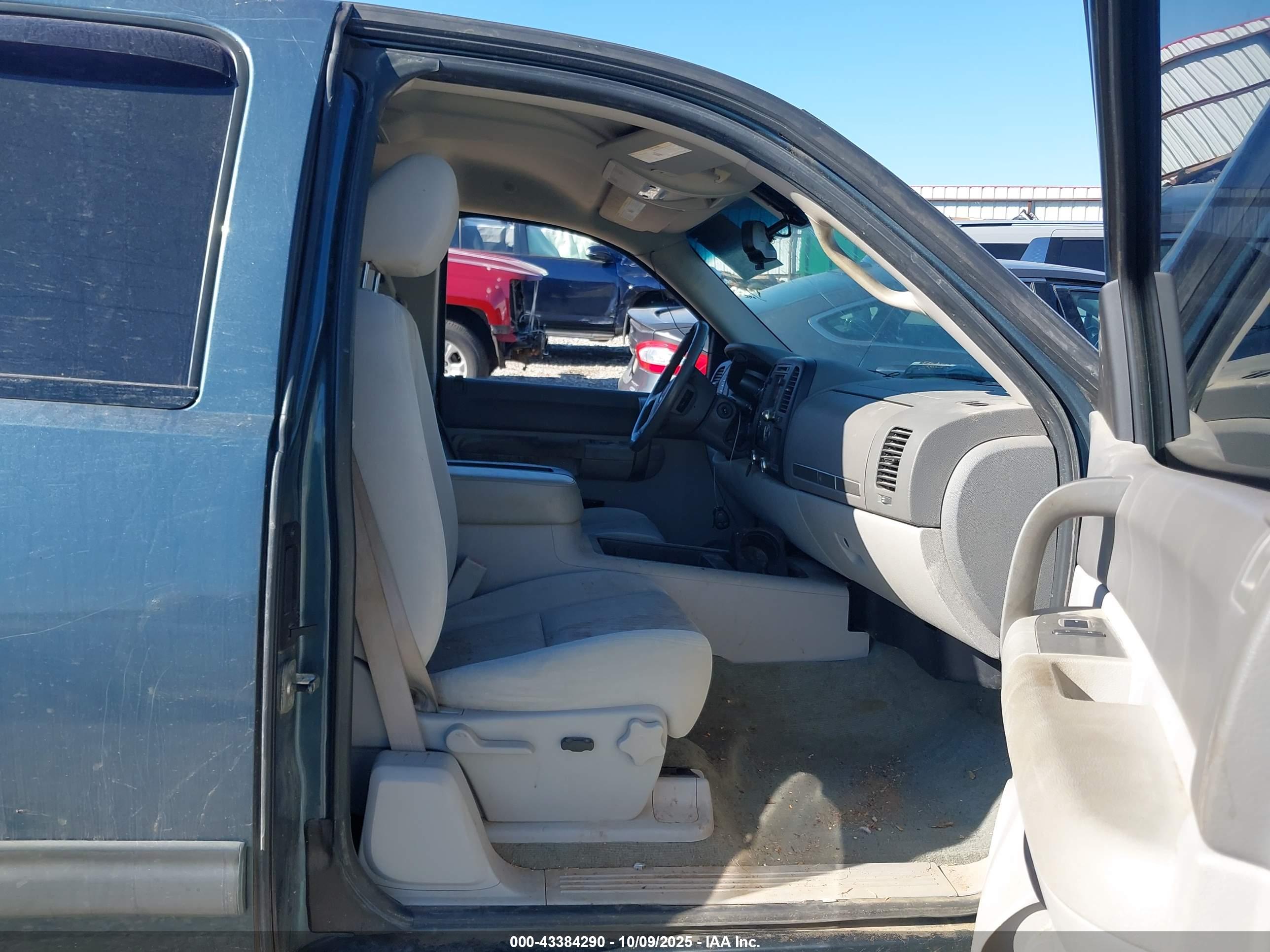 GMC SIERRA image 5