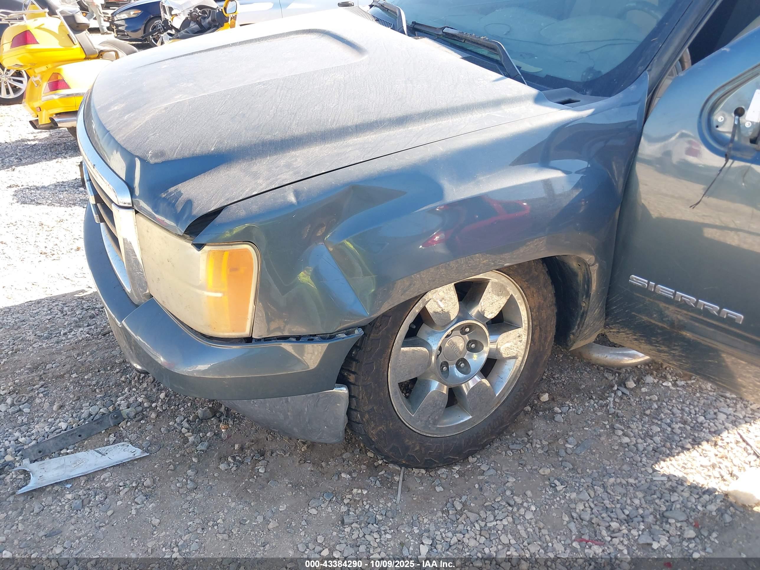 GMC SIERRA image 6