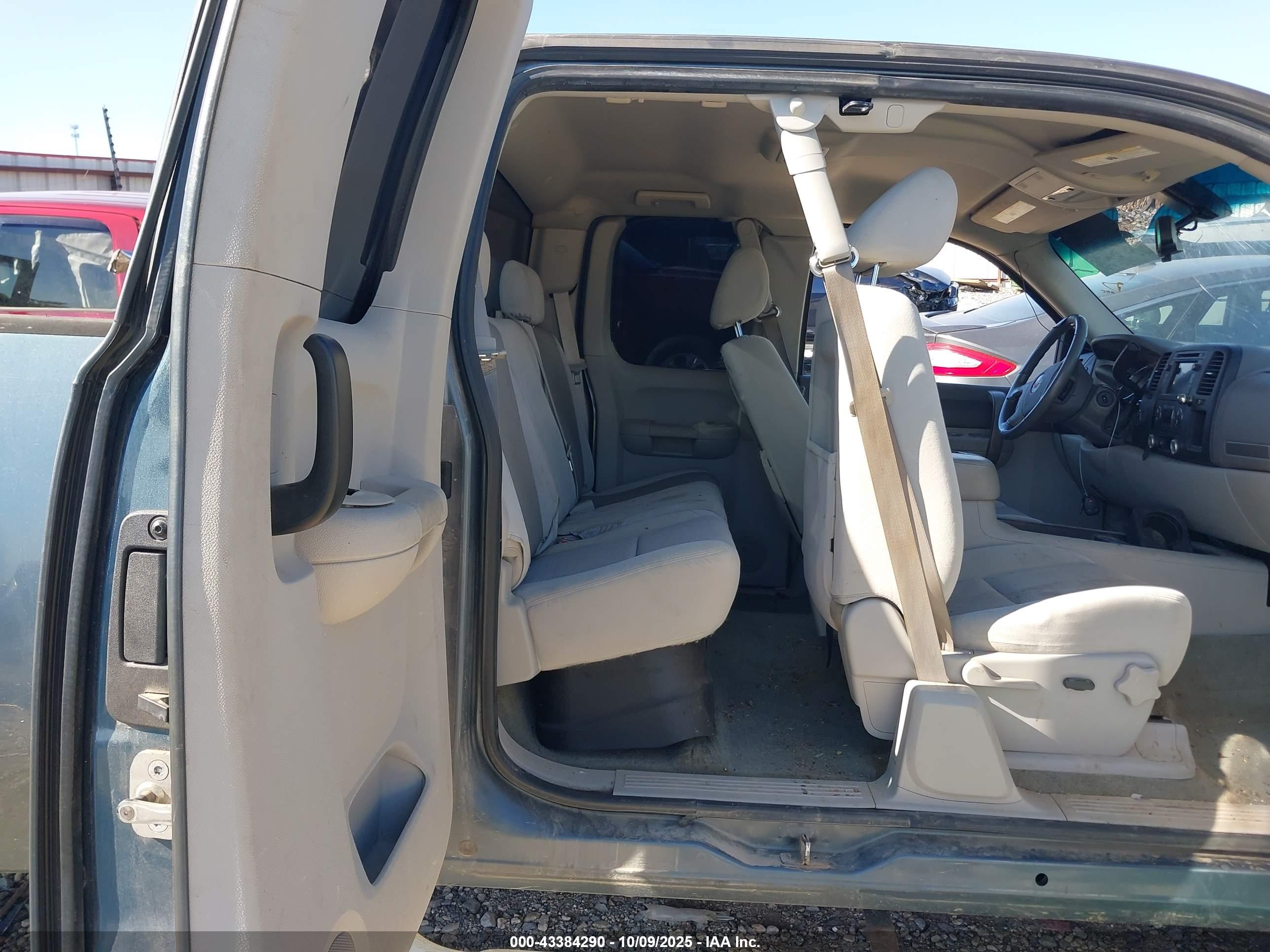 GMC SIERRA image 8
