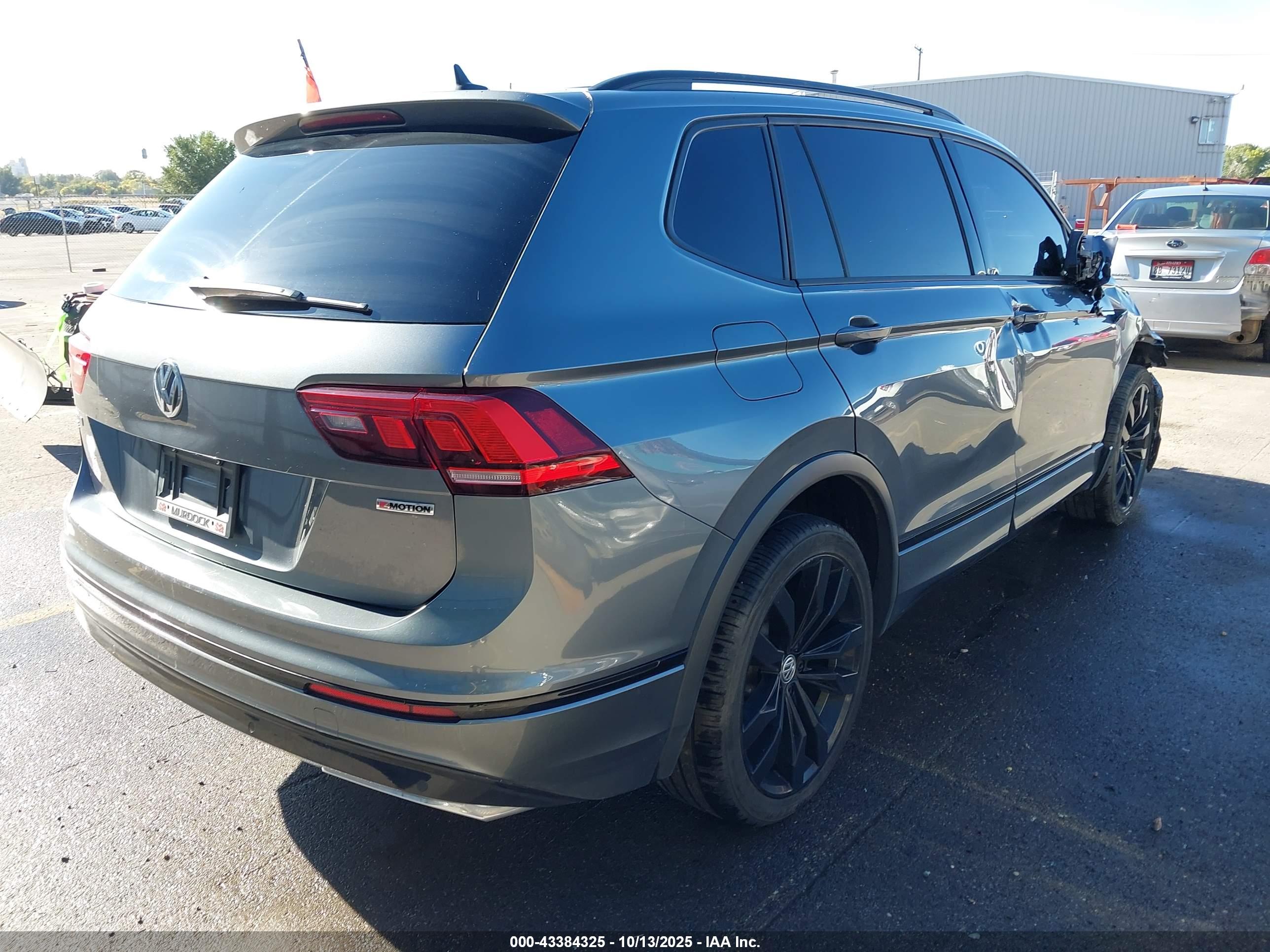VOLKSWAGEN TIGUAN image 4