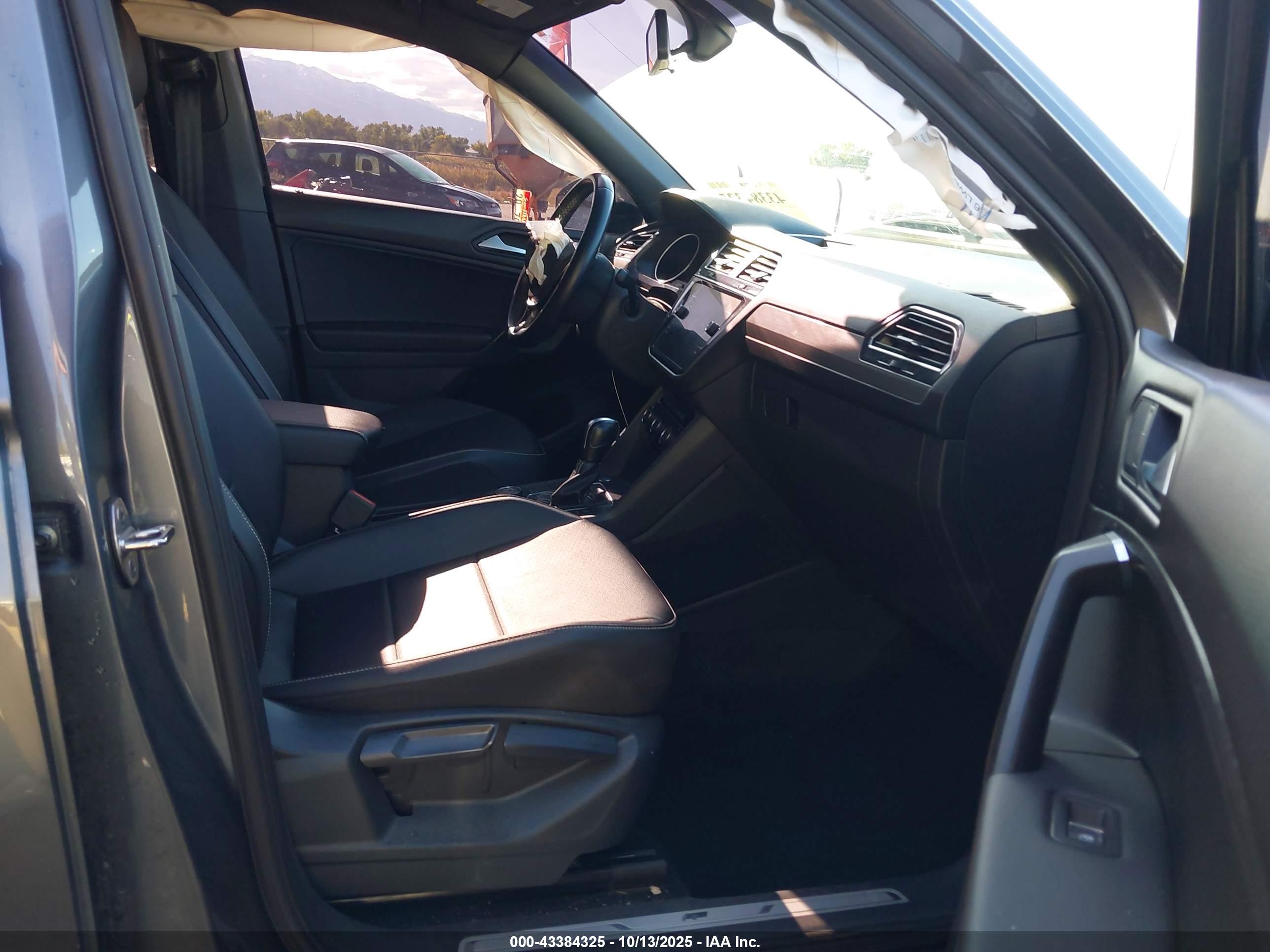 VOLKSWAGEN TIGUAN image 5