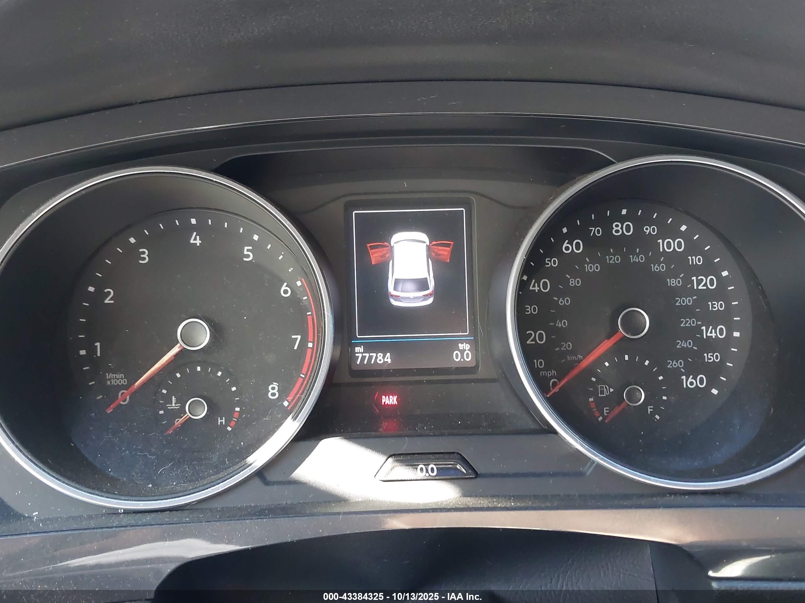 VOLKSWAGEN TIGUAN image 7