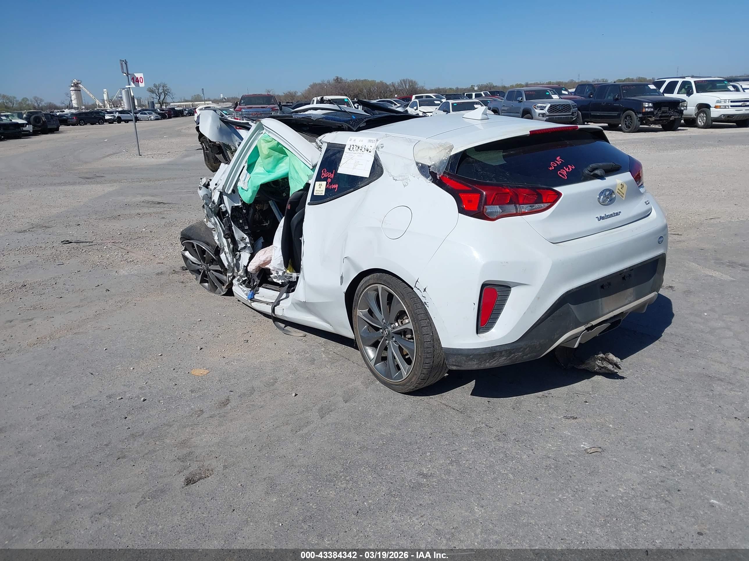HYUNDAI VELOSTER image 3