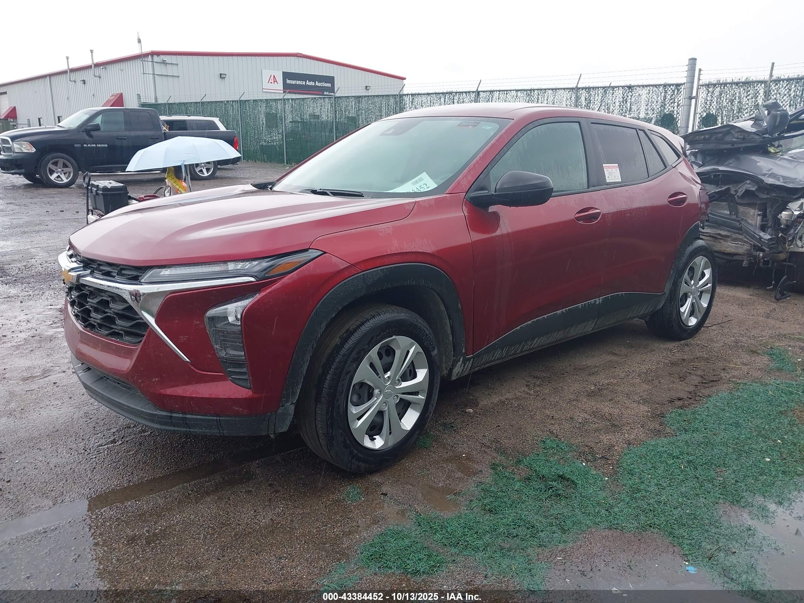CHEVROLET TRAX image 2