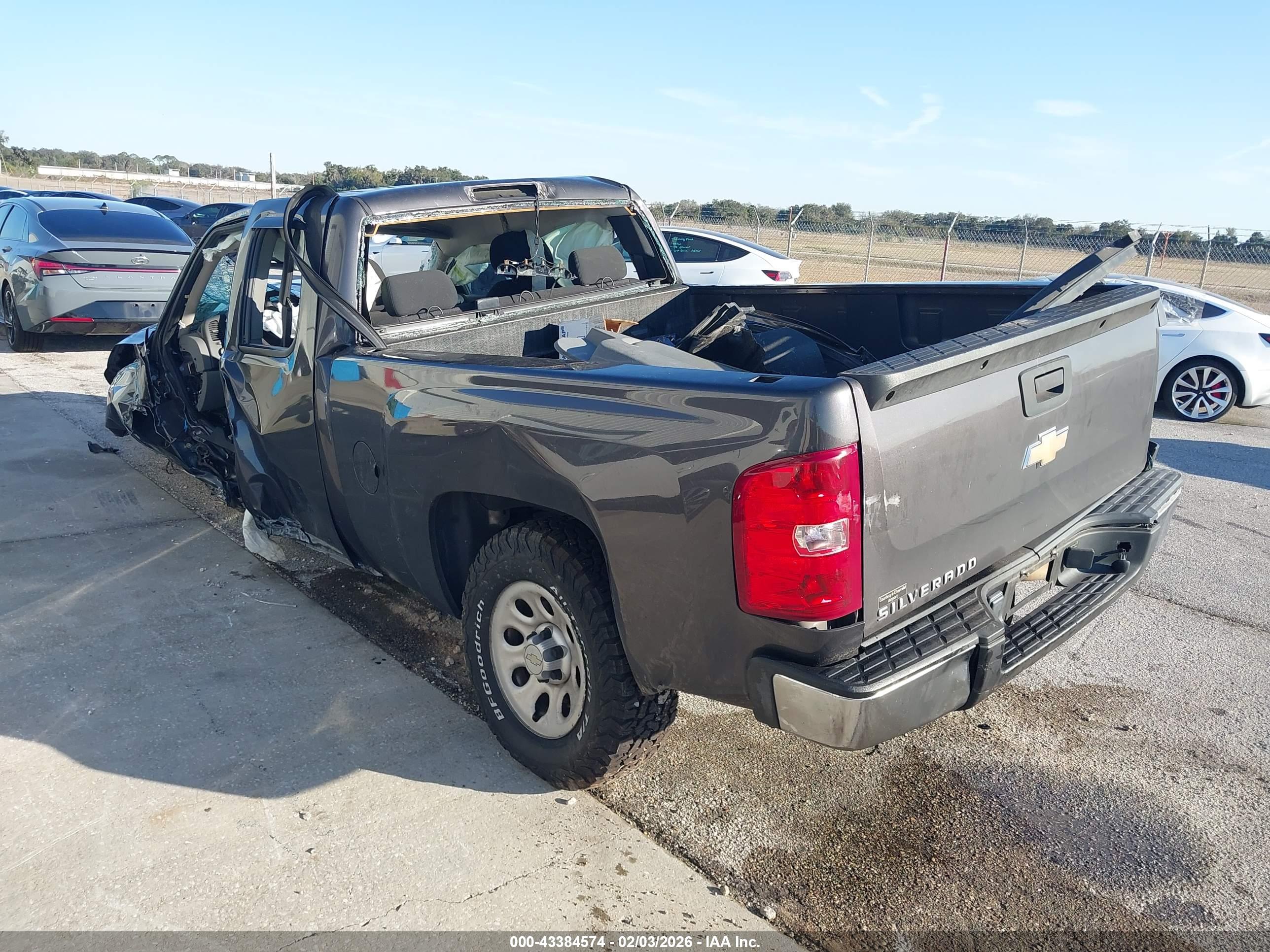 CHEVROLET SILVERADO image 3