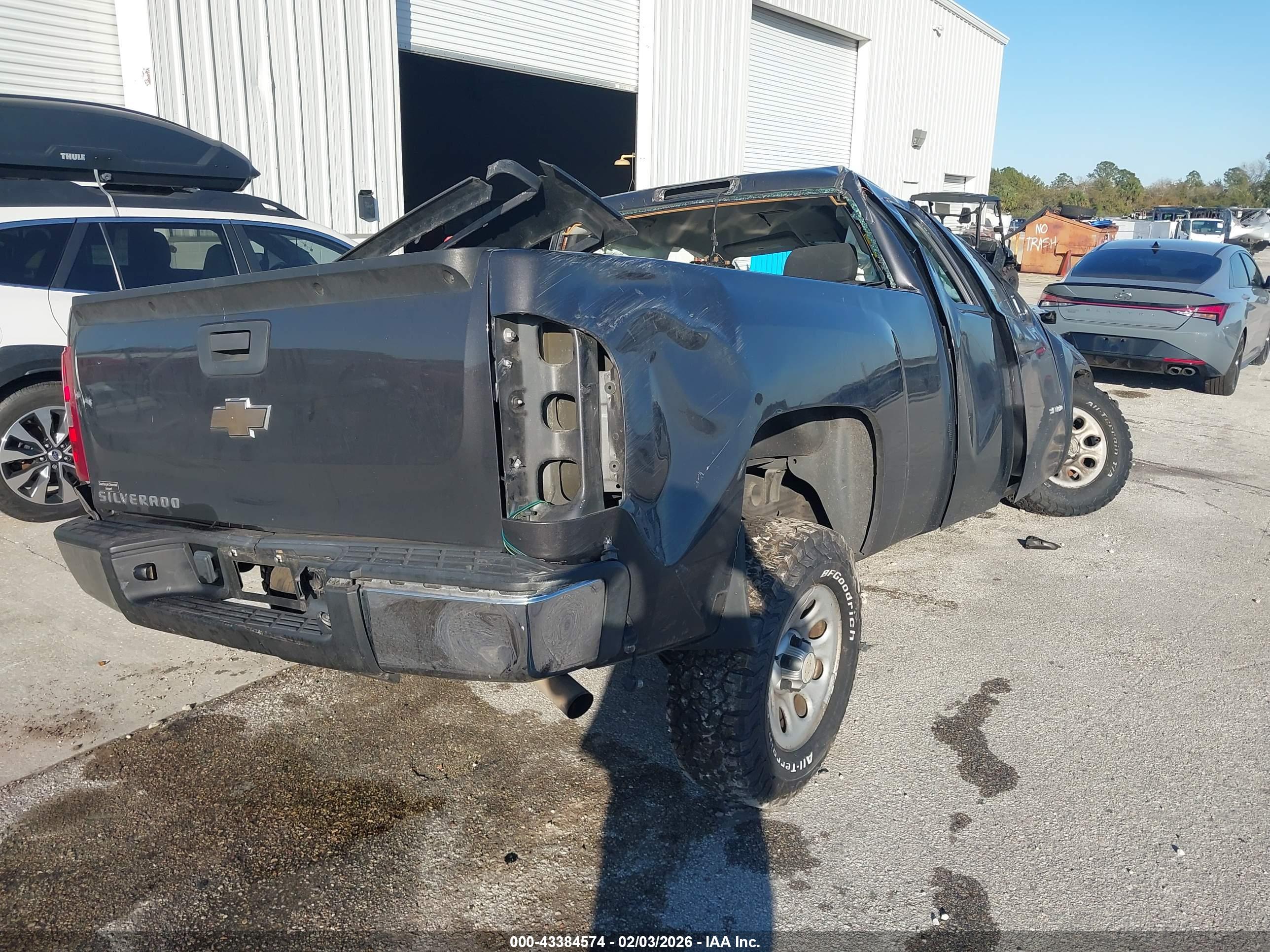CHEVROLET SILVERADO image 4